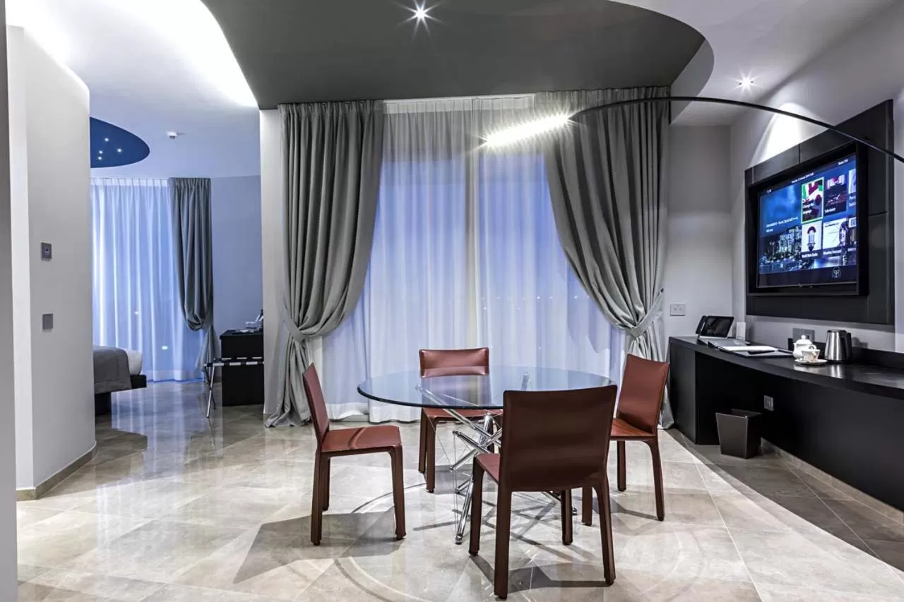 TV and multimedia in Borgo San Barbato Resort Spa & Golf