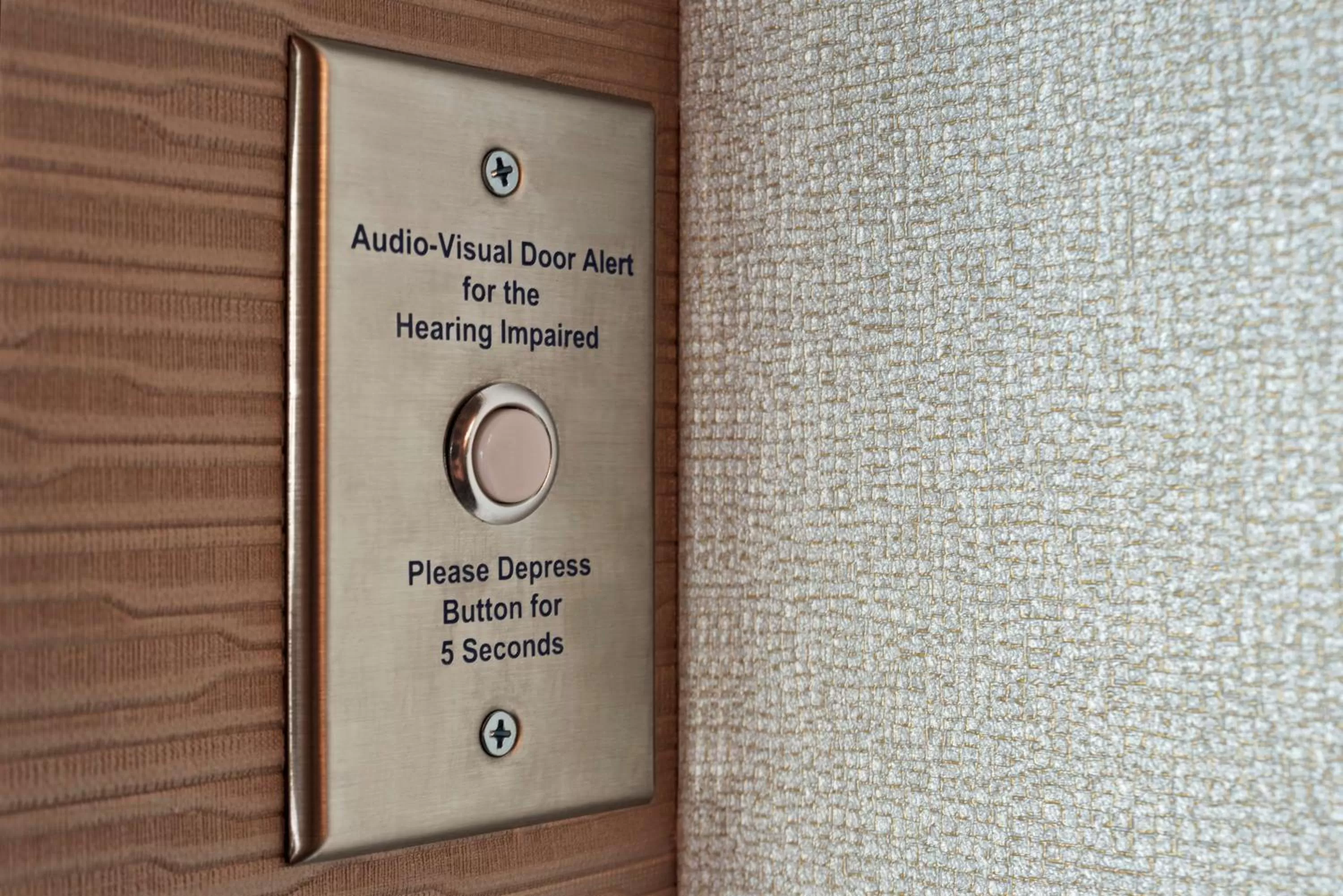 Photo of the whole room in Hilton Garden Inn Milwaukee Brookfield Conference Center