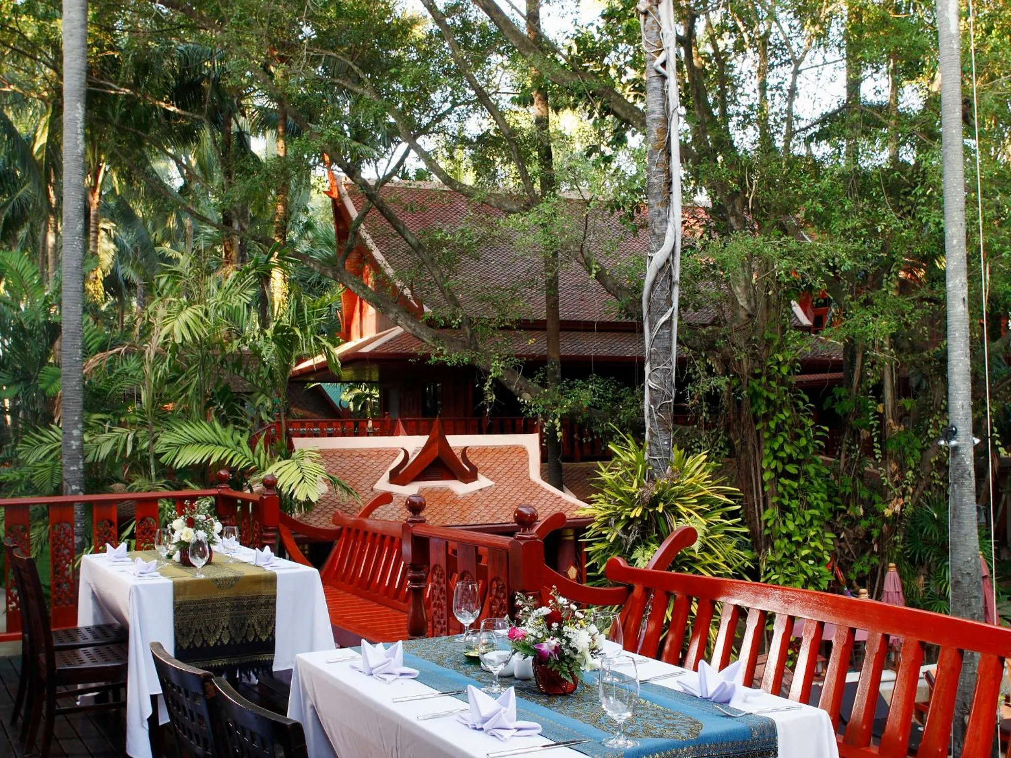 Restaurant/places to eat in Royal Phawadee Village Patong - 2 Minutes walk to the beach