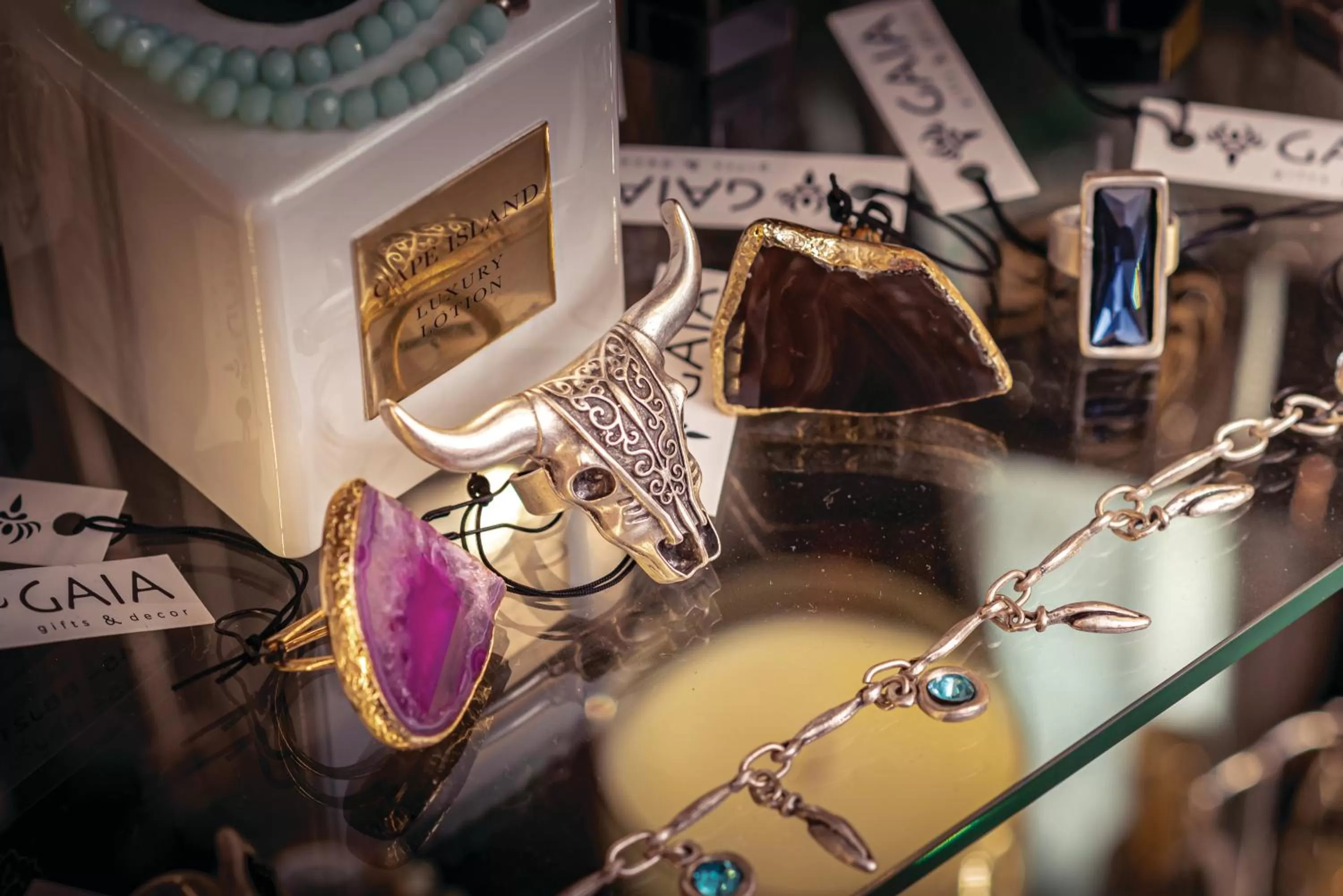 On-site shops in Newkings Boutique Hotel