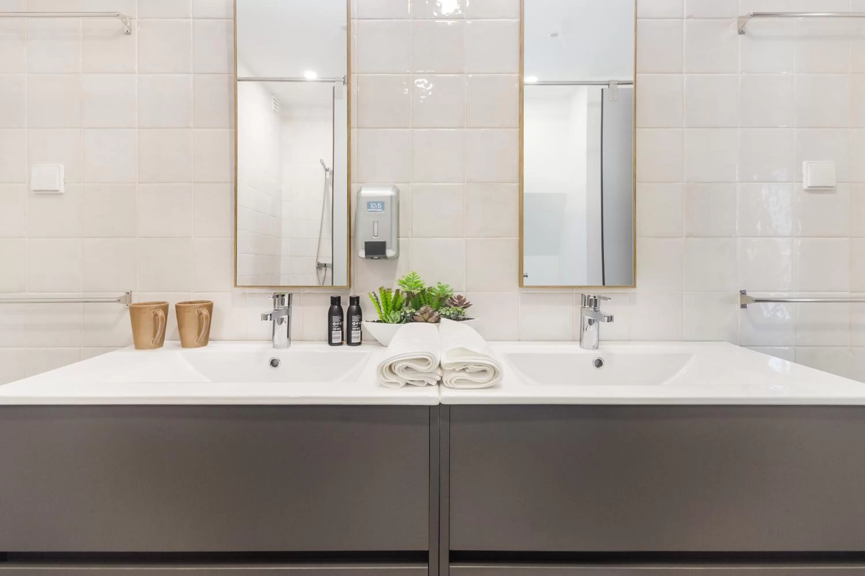 Bathroom in Bridge It - Suites & Views