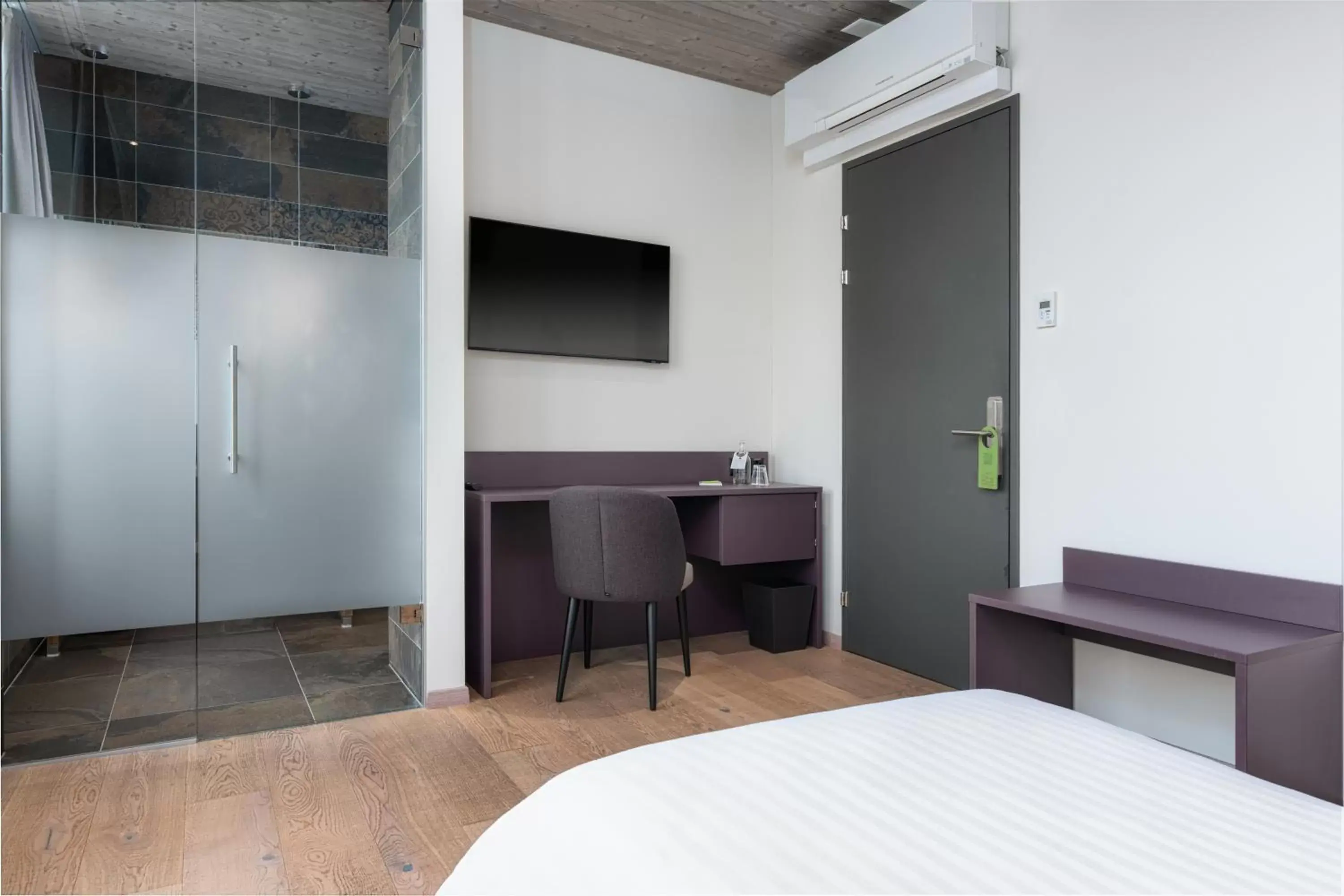 Double or Twin Room Standard in b-smart hotel Menziken Double or Twin Room Standard in b-smart hotel Menziken