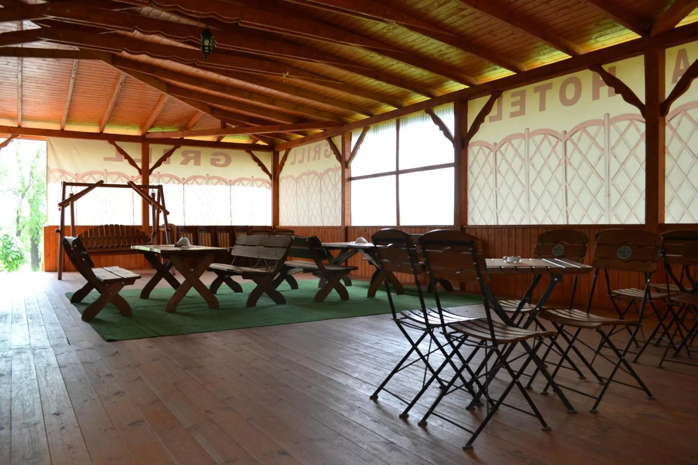 Balcony/Terrace, Restaurant/Places to Eat in Noclegi Sezam