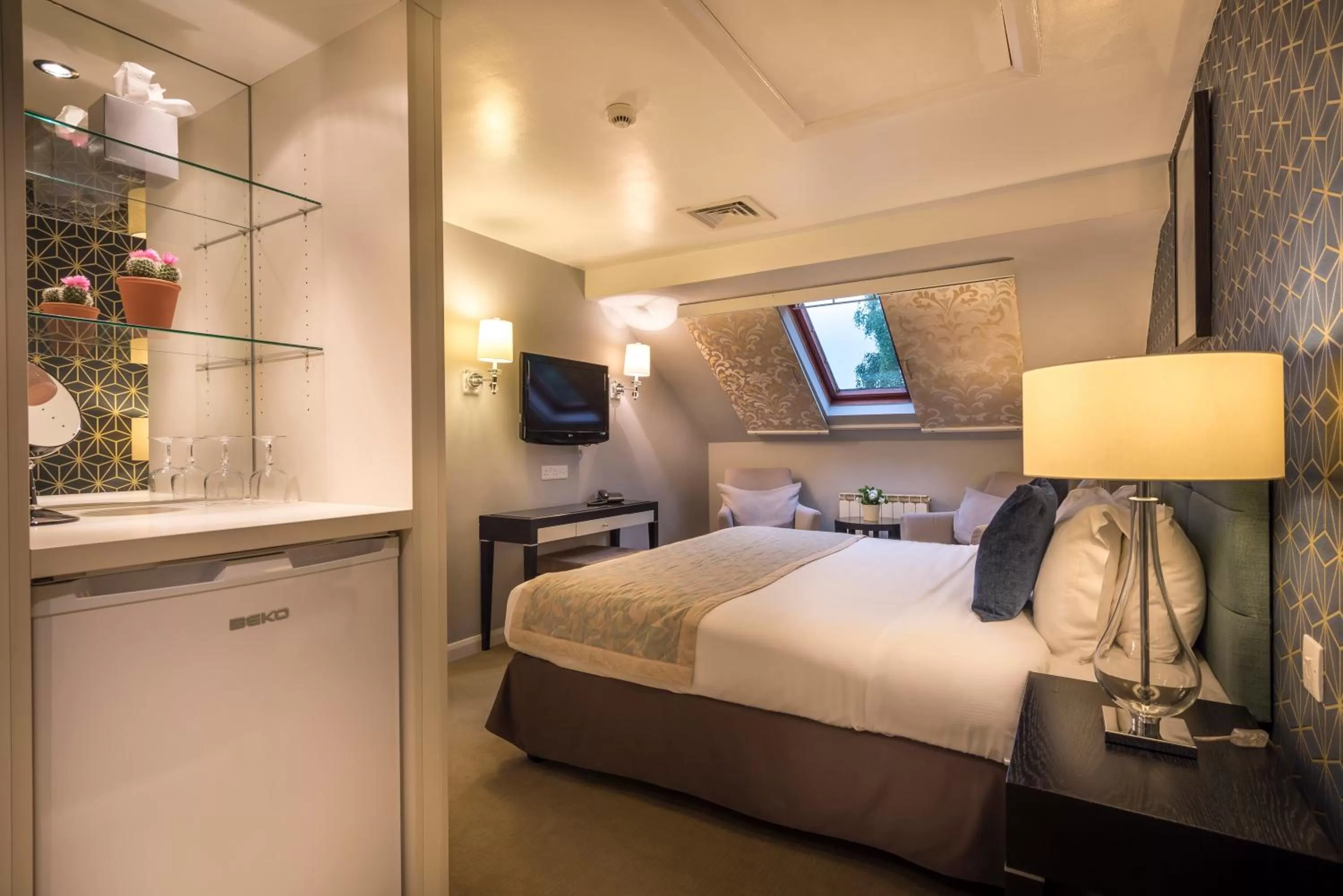 Bedroom, Bed in Number Four at Stow