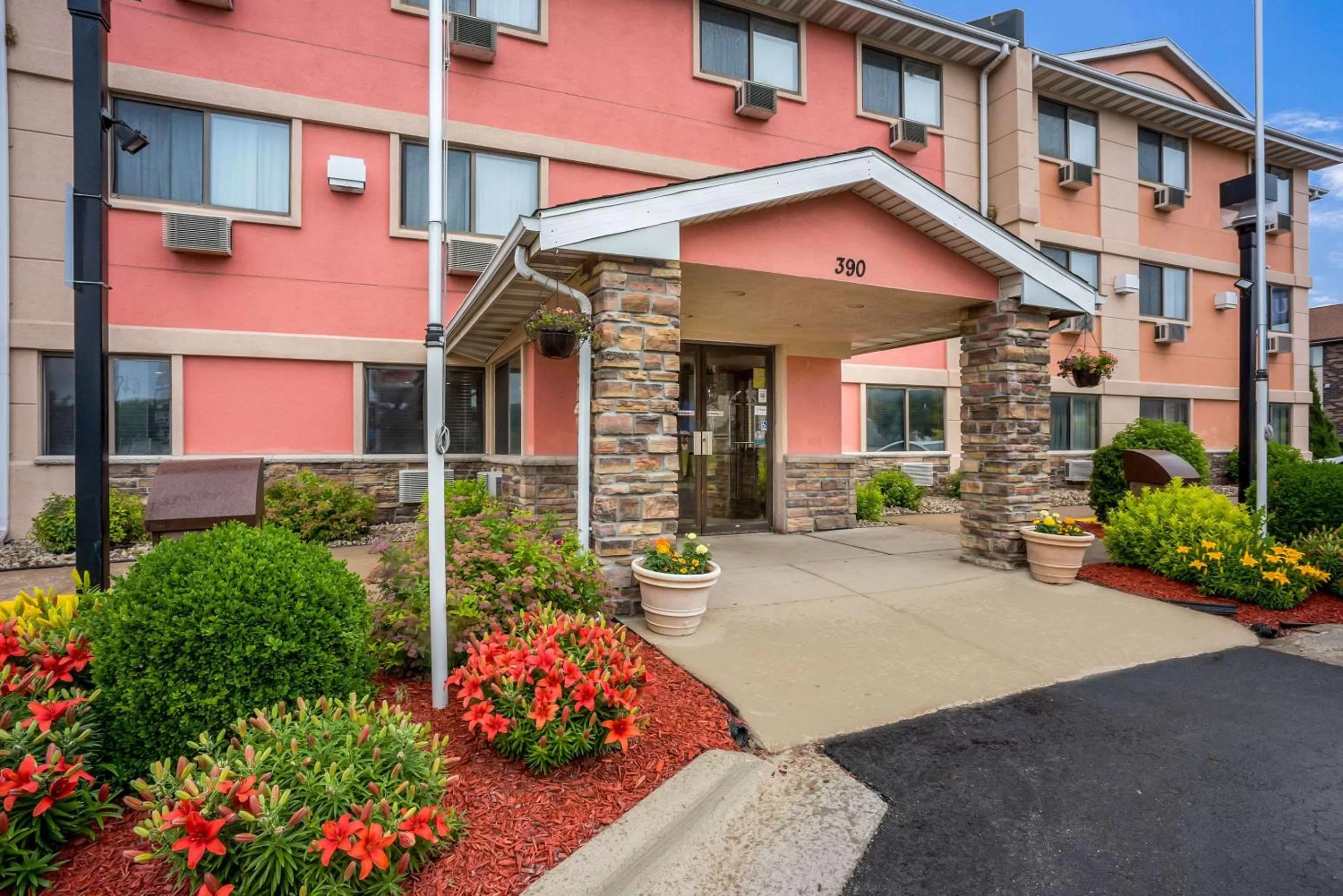 Property building in Quality Inn Cedar Rapids South