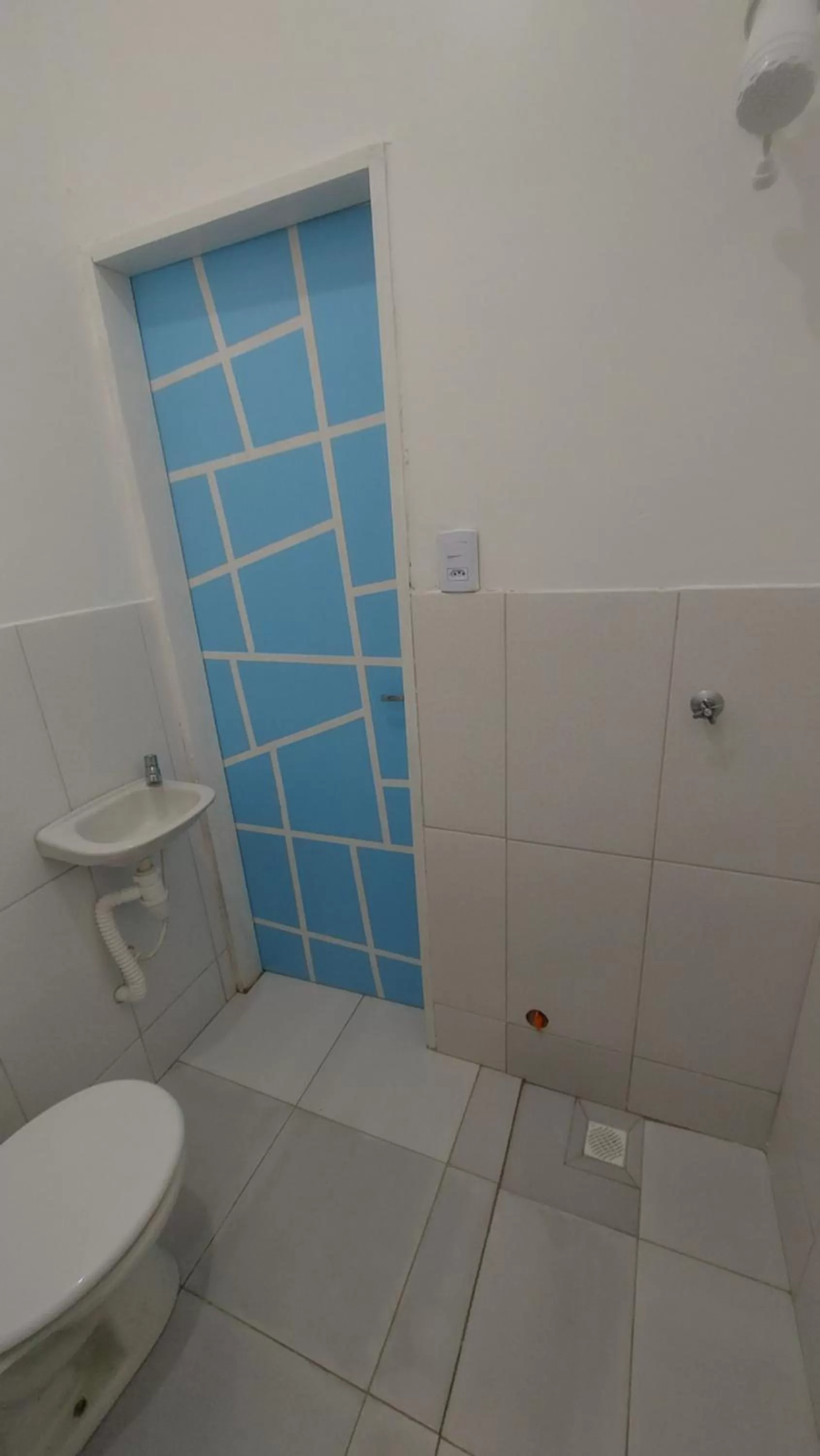 Shower, Bathroom in Hotel Pousada dos Sonhos