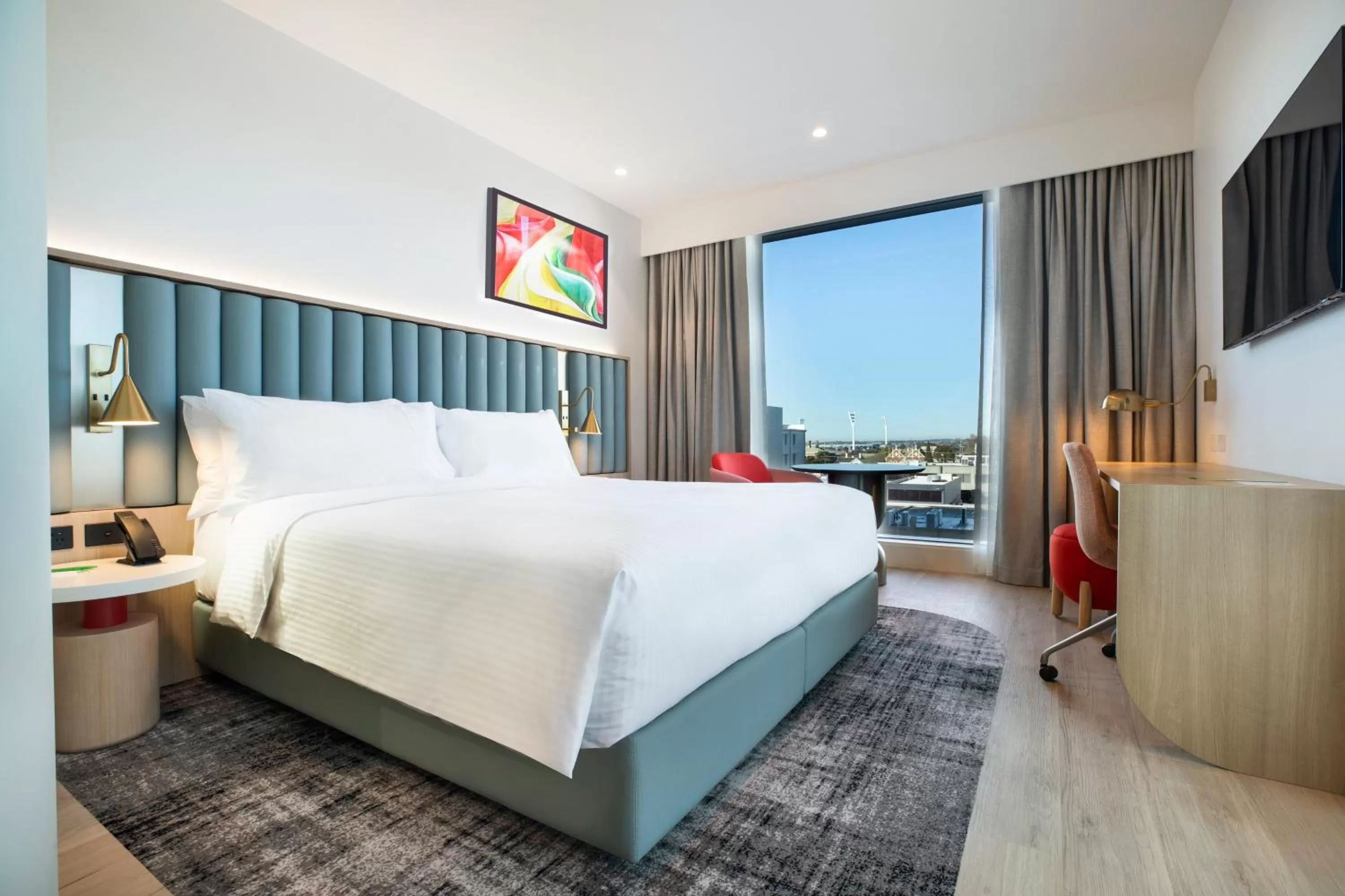Photo of the whole room, Bed in Holiday Inn & Suites Geelong by IHG