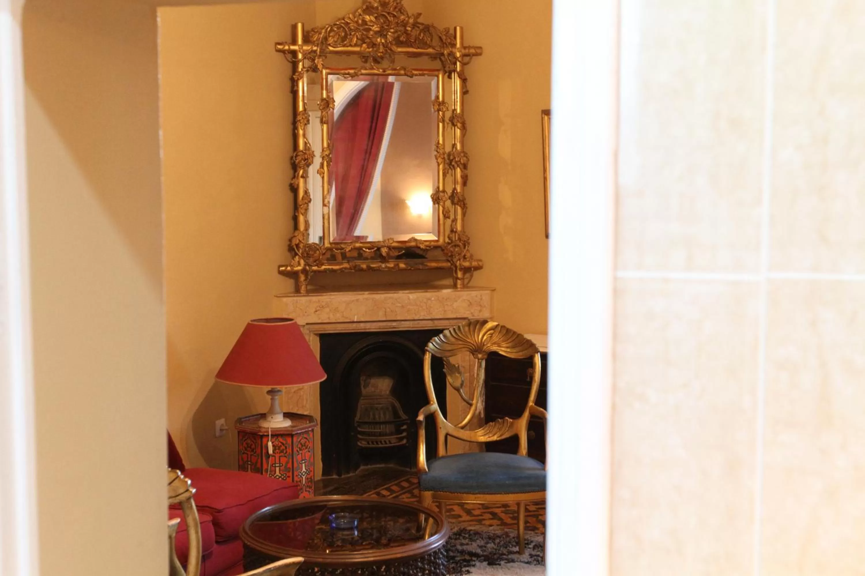 Photo of the whole room, Seating Area in Hotel Continental