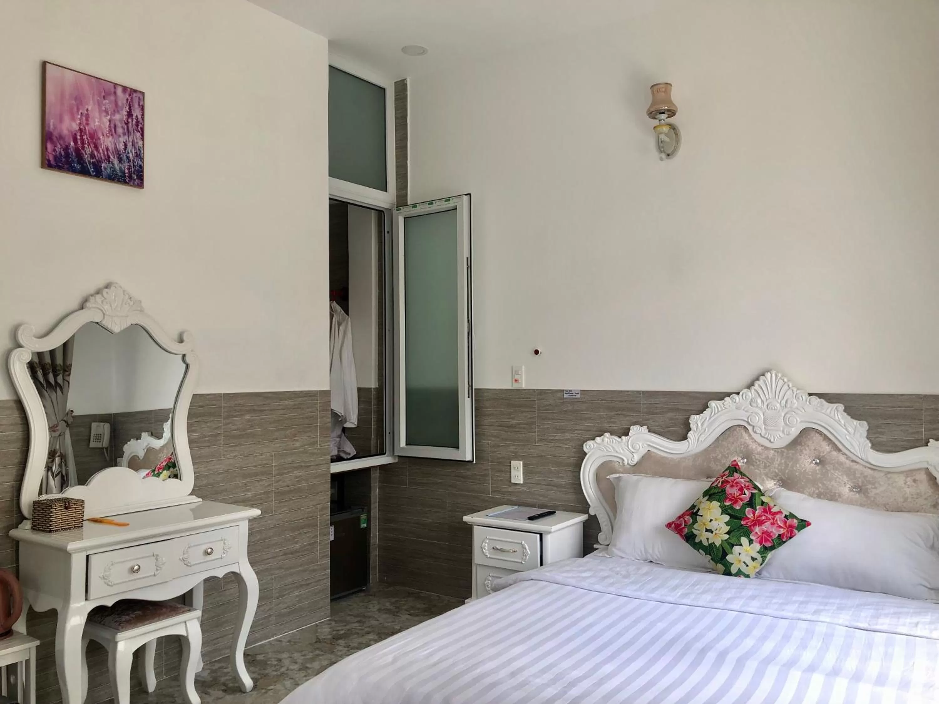 Decorative detail, Bed in Villa - Hotel Nam Khang 2 Dalat