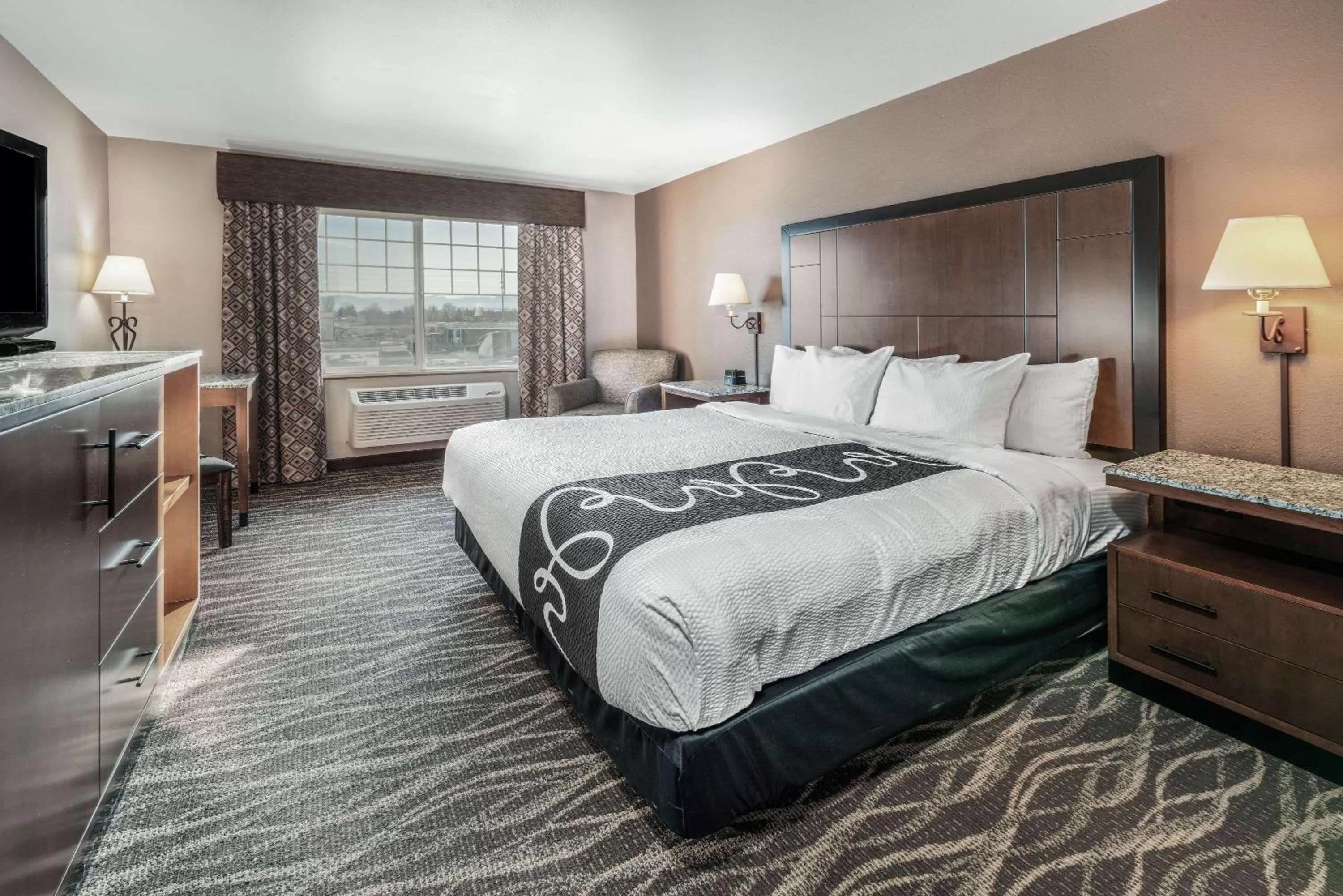 Photo of the whole room, Bed in La Quinta by Wyndham Belgrade - Bozeman Airport