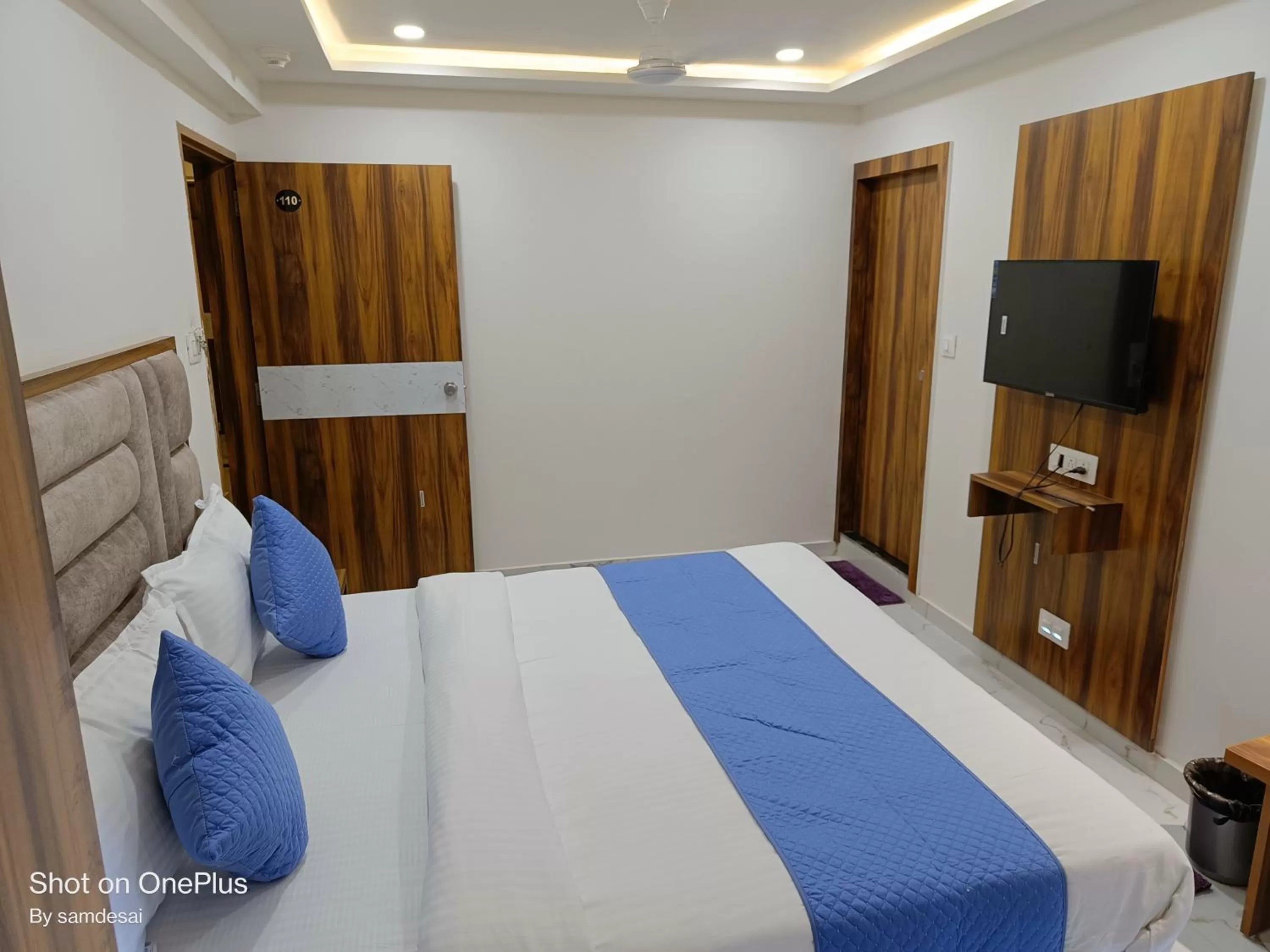 Bed in HOTEL ROYAL GRAND