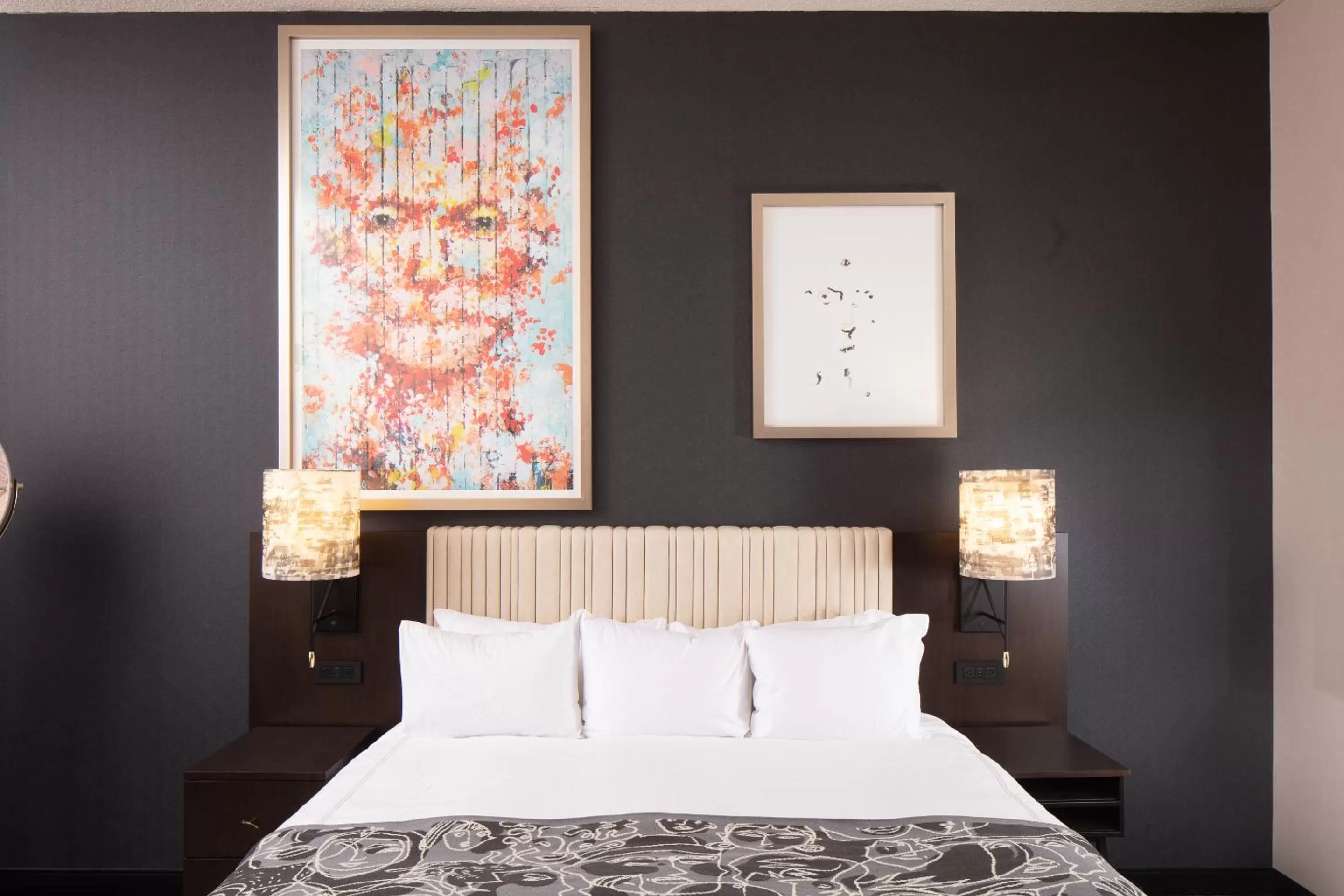 Bed in Saint Kate - The Arts Hotel