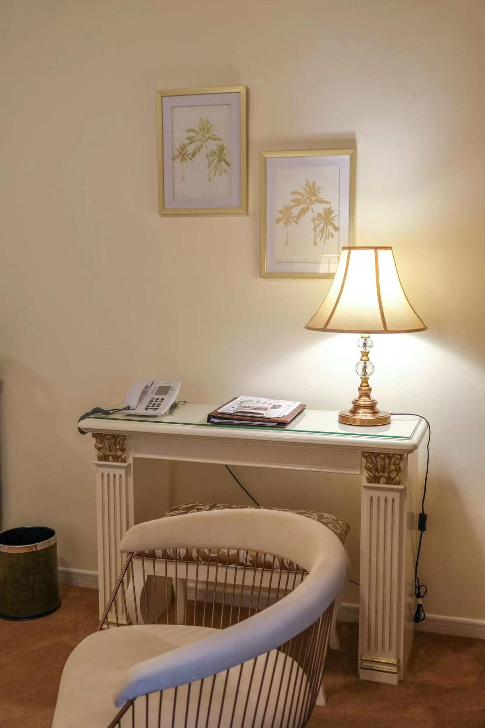 Living room in Amman International Hotel