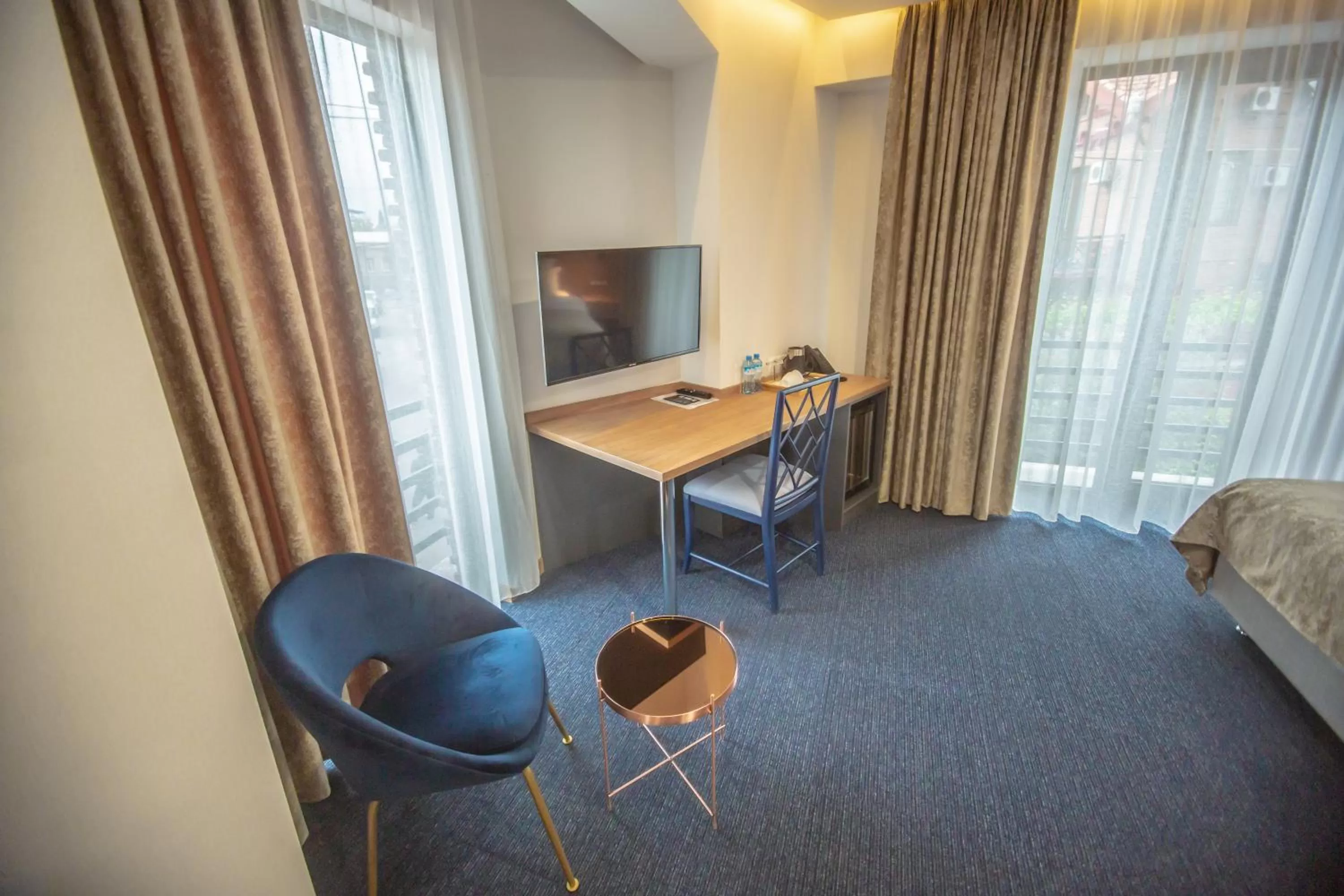 Bed, Seating Area in Hotel Banovani