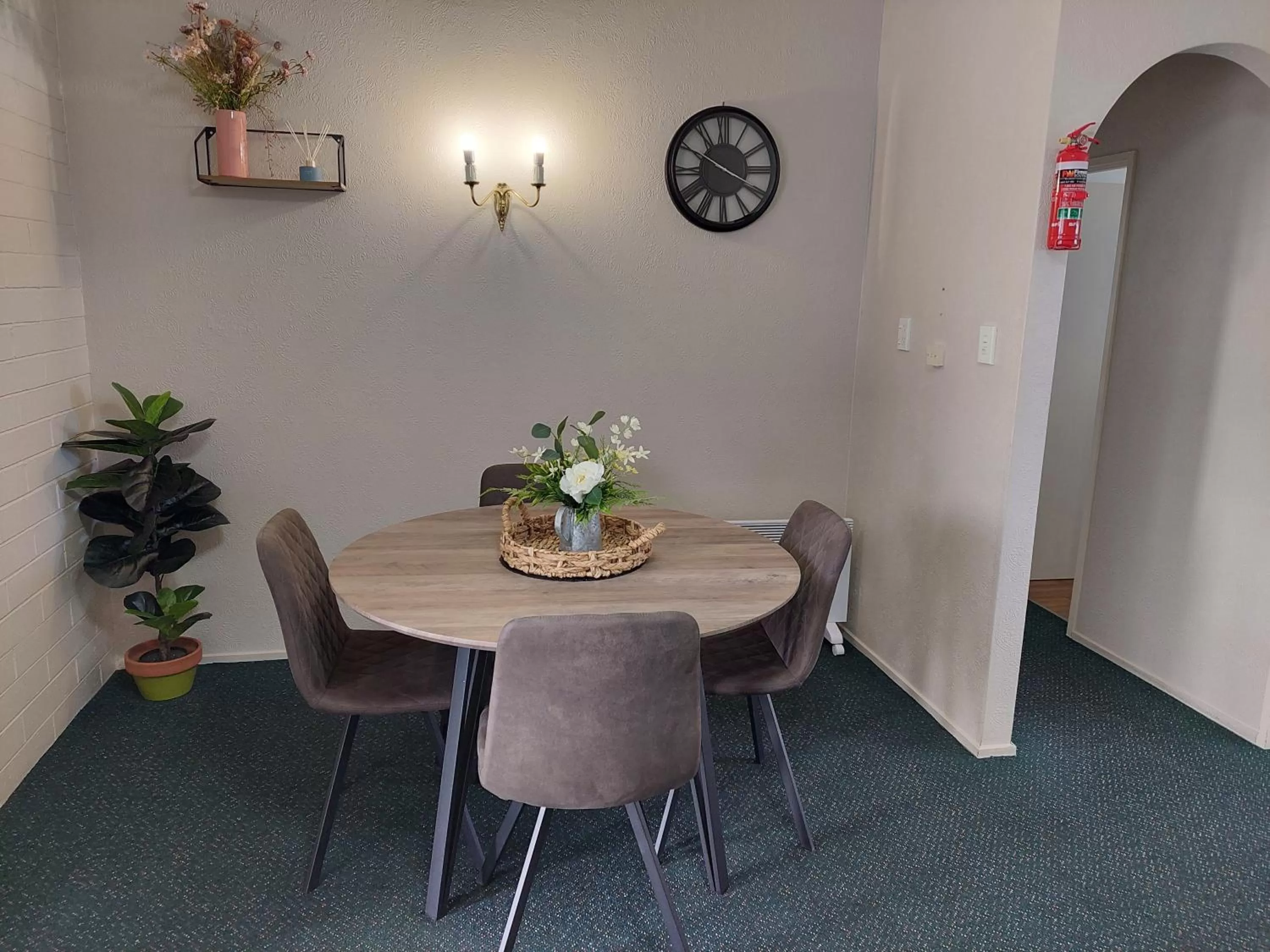 Dining area in Colonial on Tay