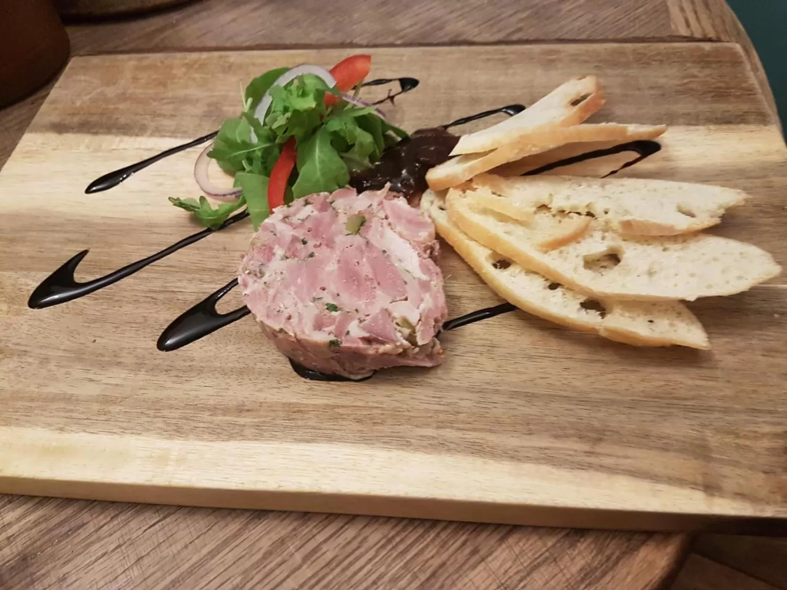 Restaurant/places to eat in The Barge Inn