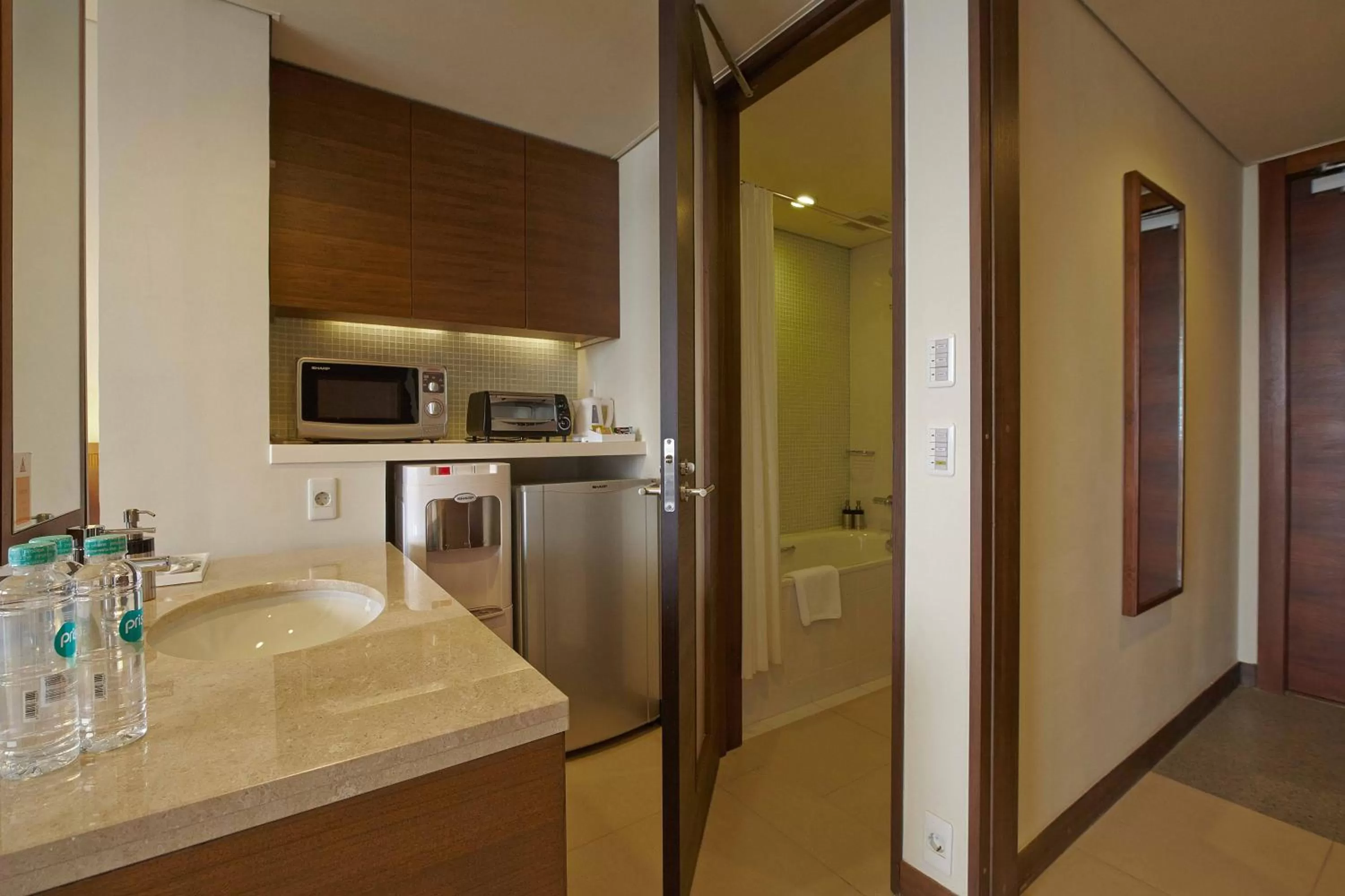 Photo of the whole room in Axia South Cikarang Service Apartment