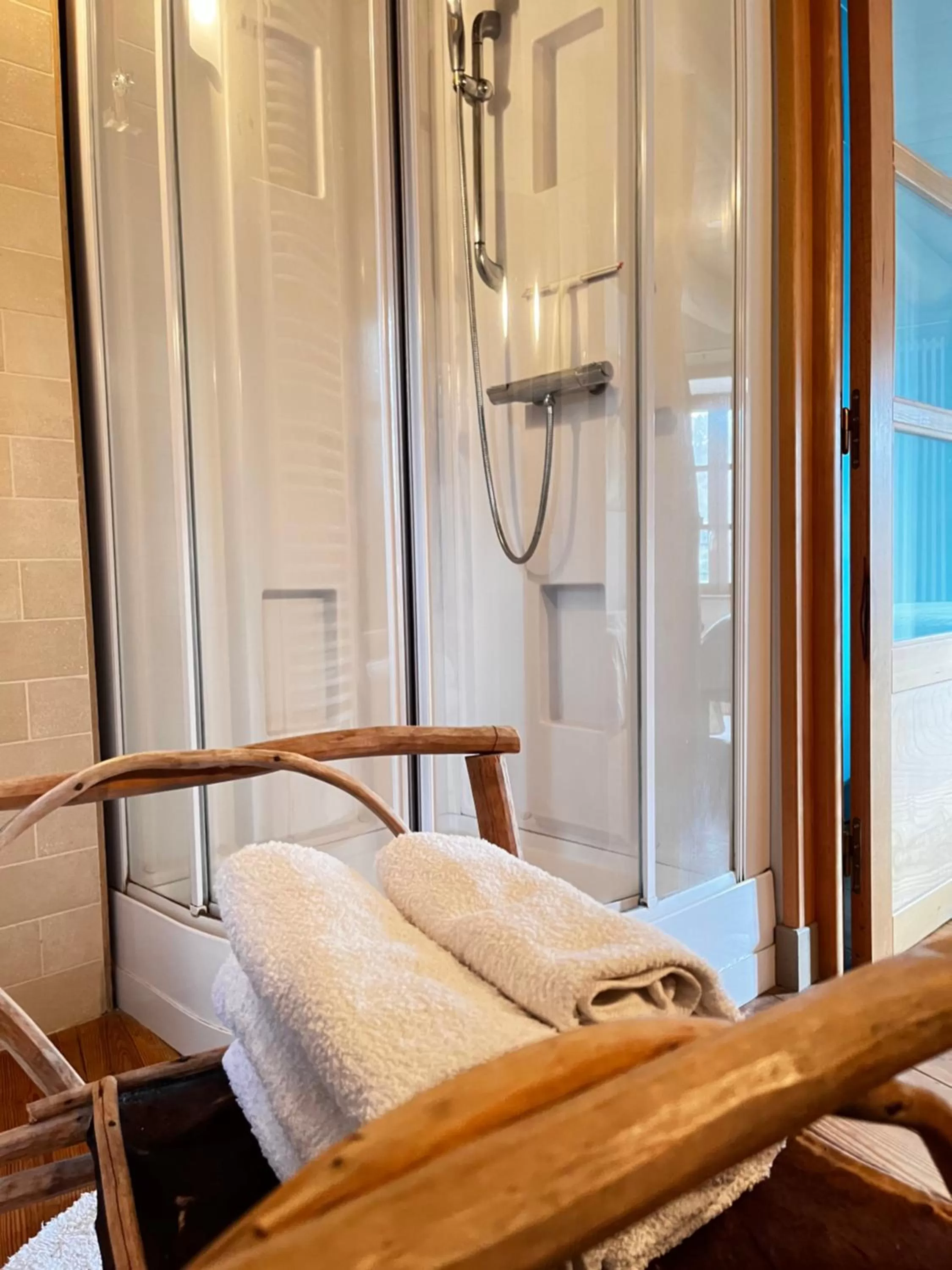 Bathroom in Art et Création