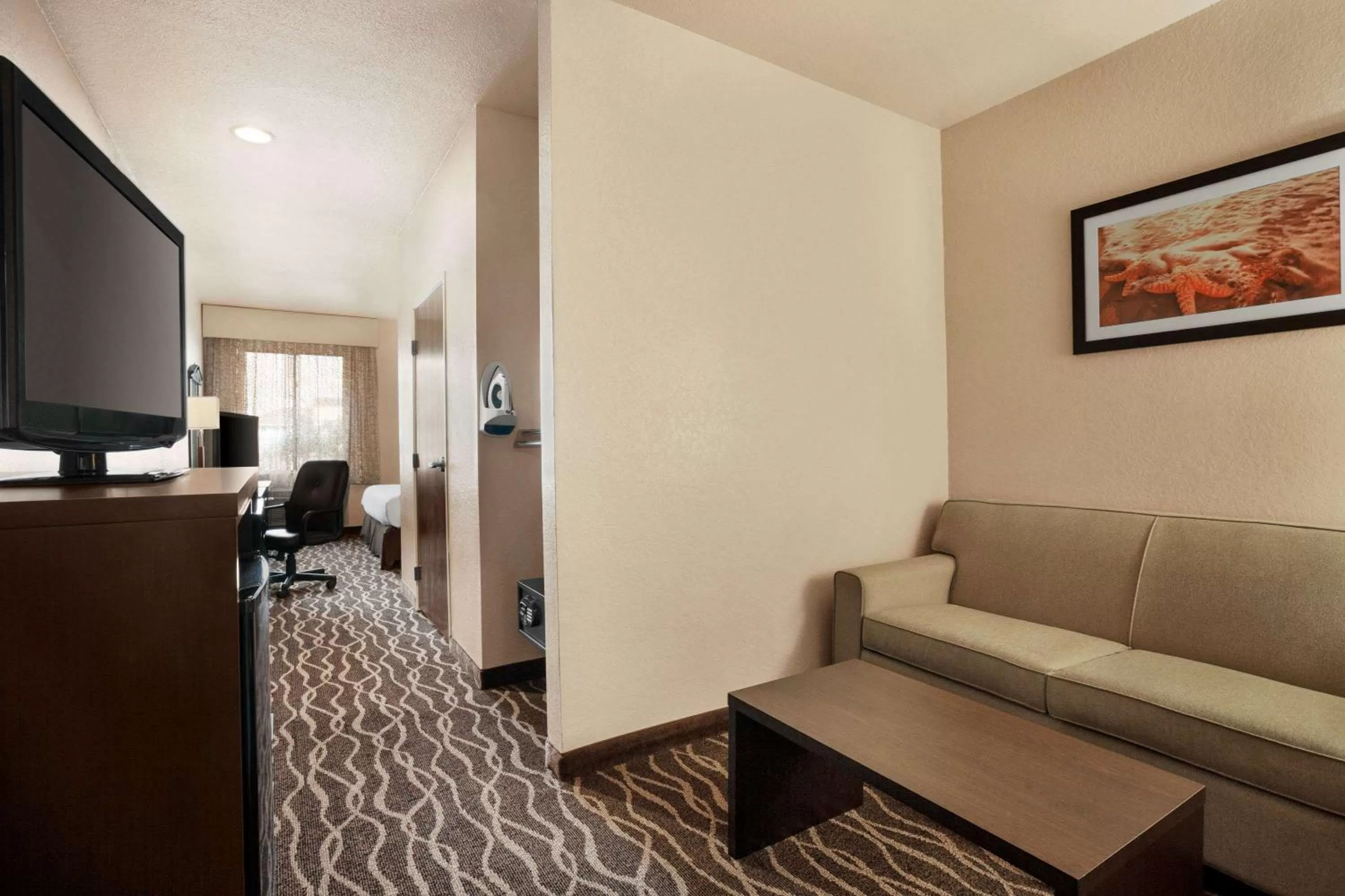 Photo of the whole room in Baymont by Wyndham Clute Lake Jackson