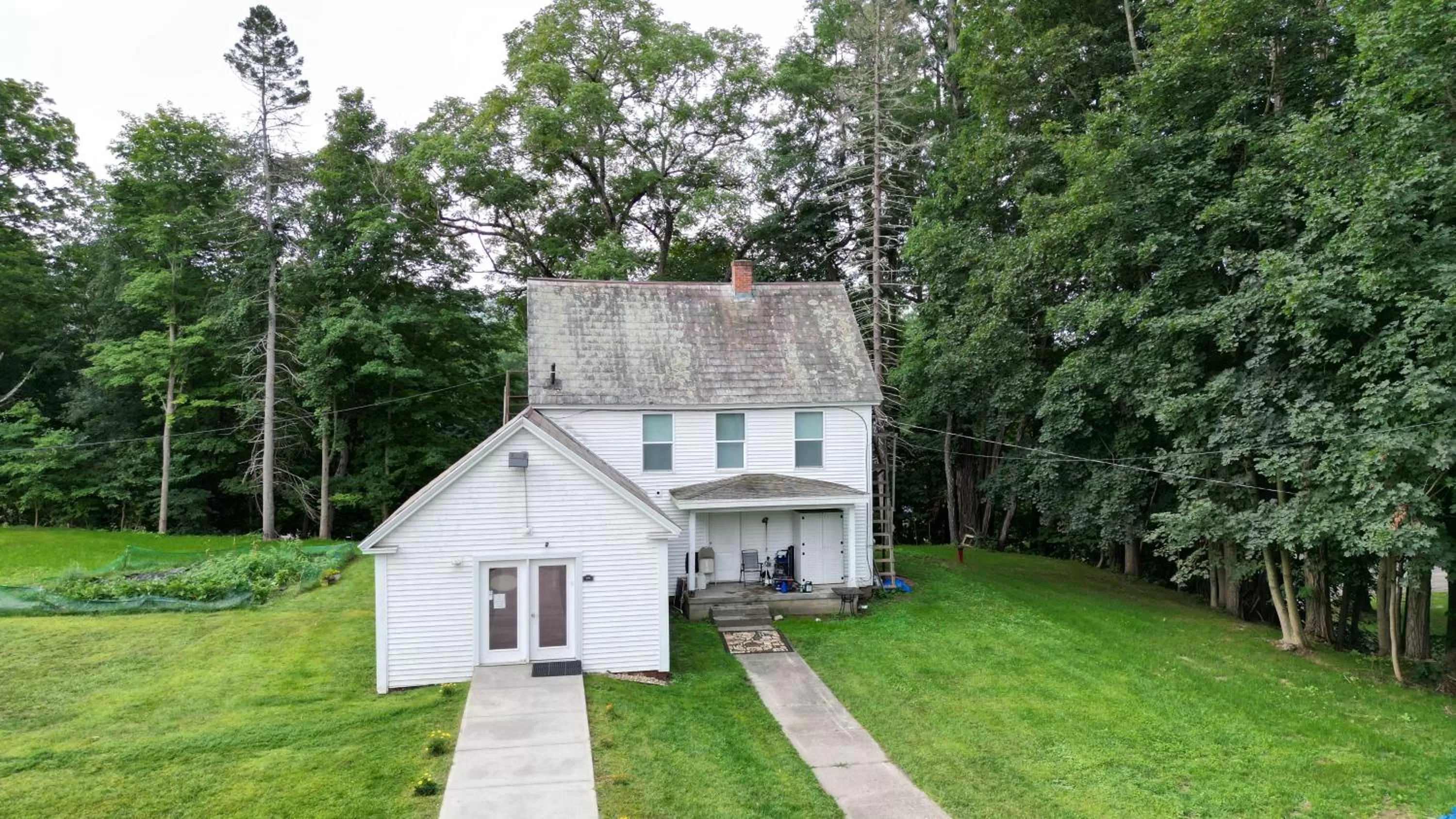 Property building in The Putney Inn