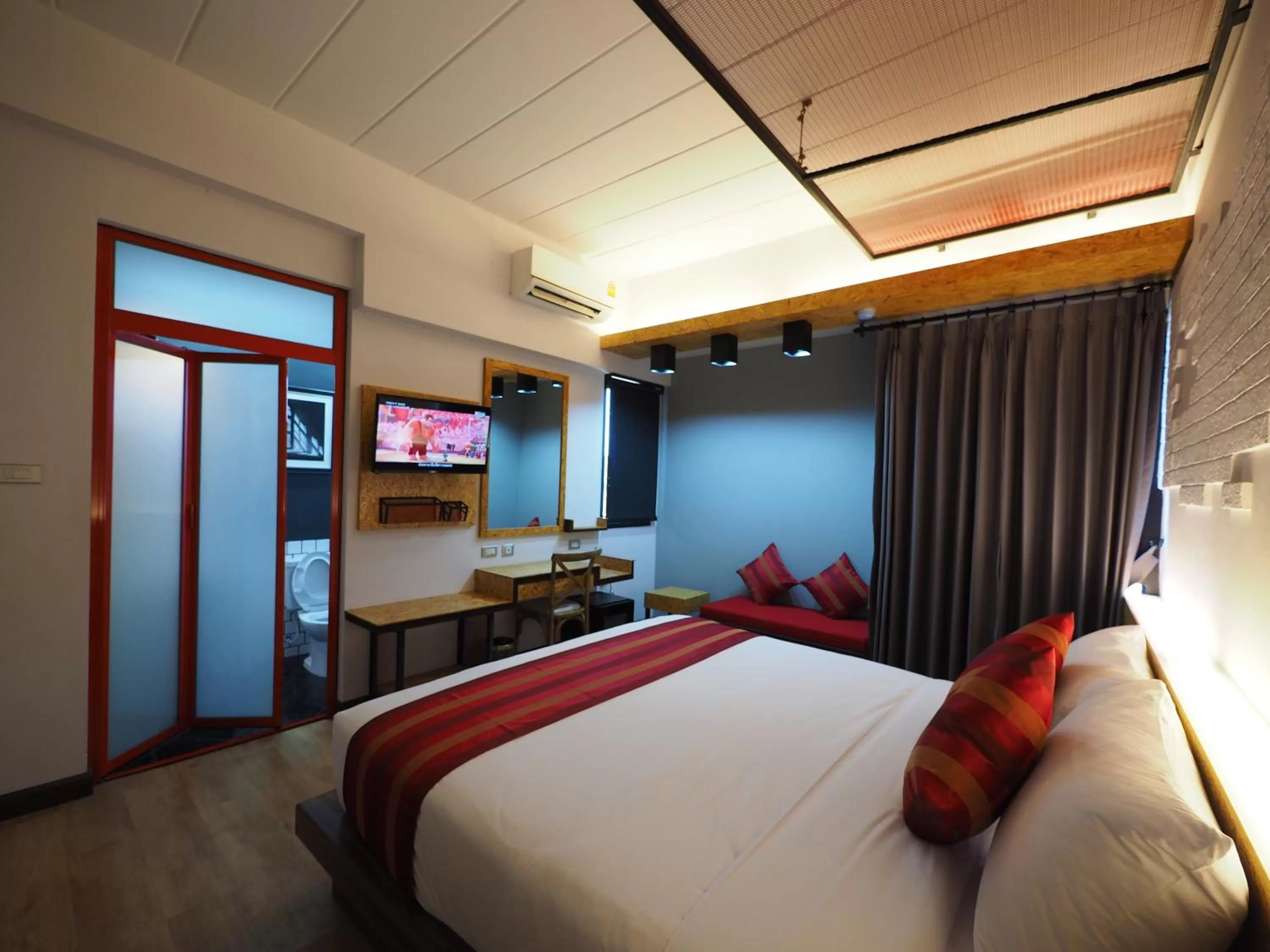 Bed in Ps Sriphu Hotel