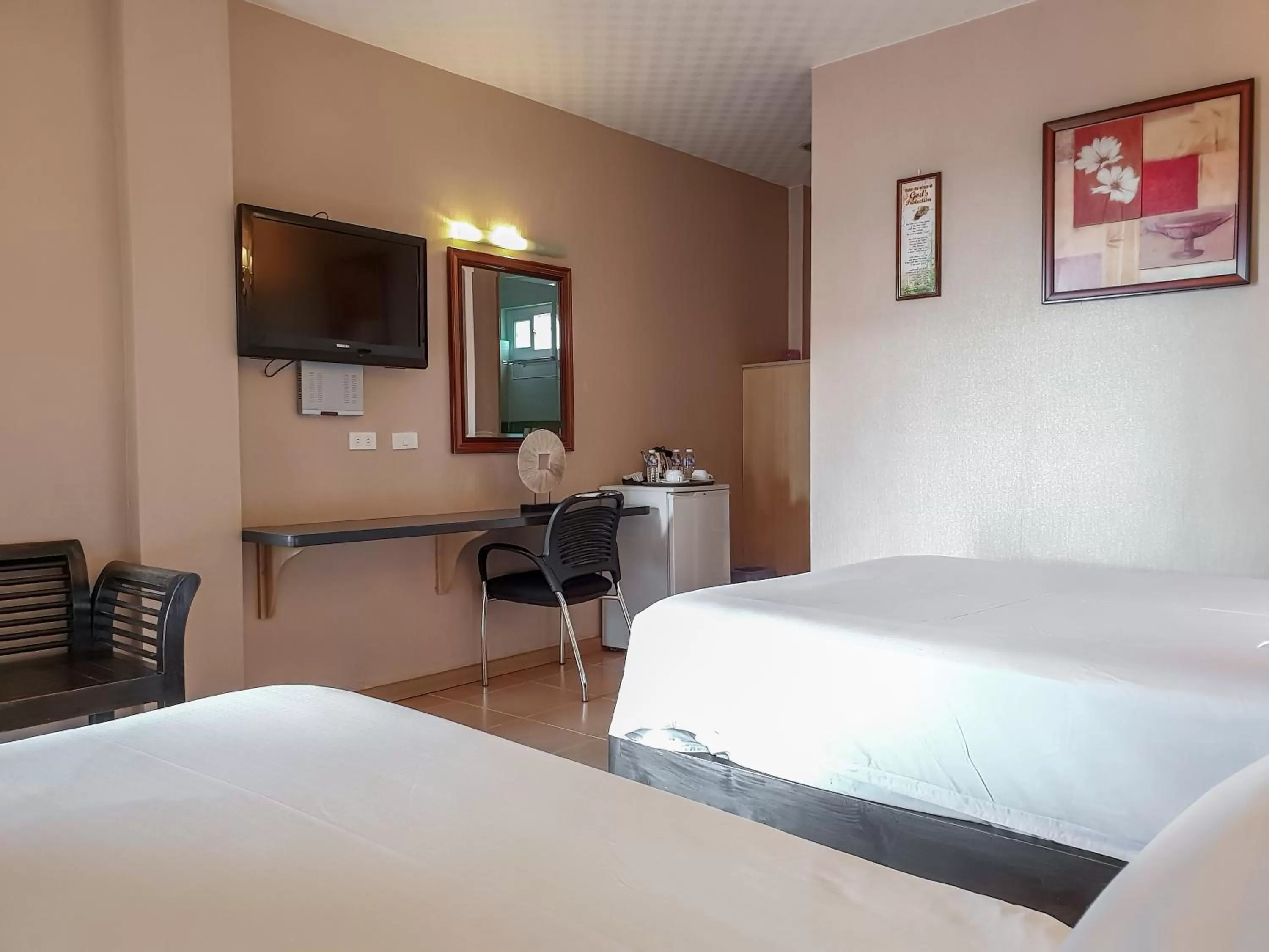 Photo of the whole room, Bed in Hanan Hotel Tagaytay - Formerly Tagaytay Wingate Manor