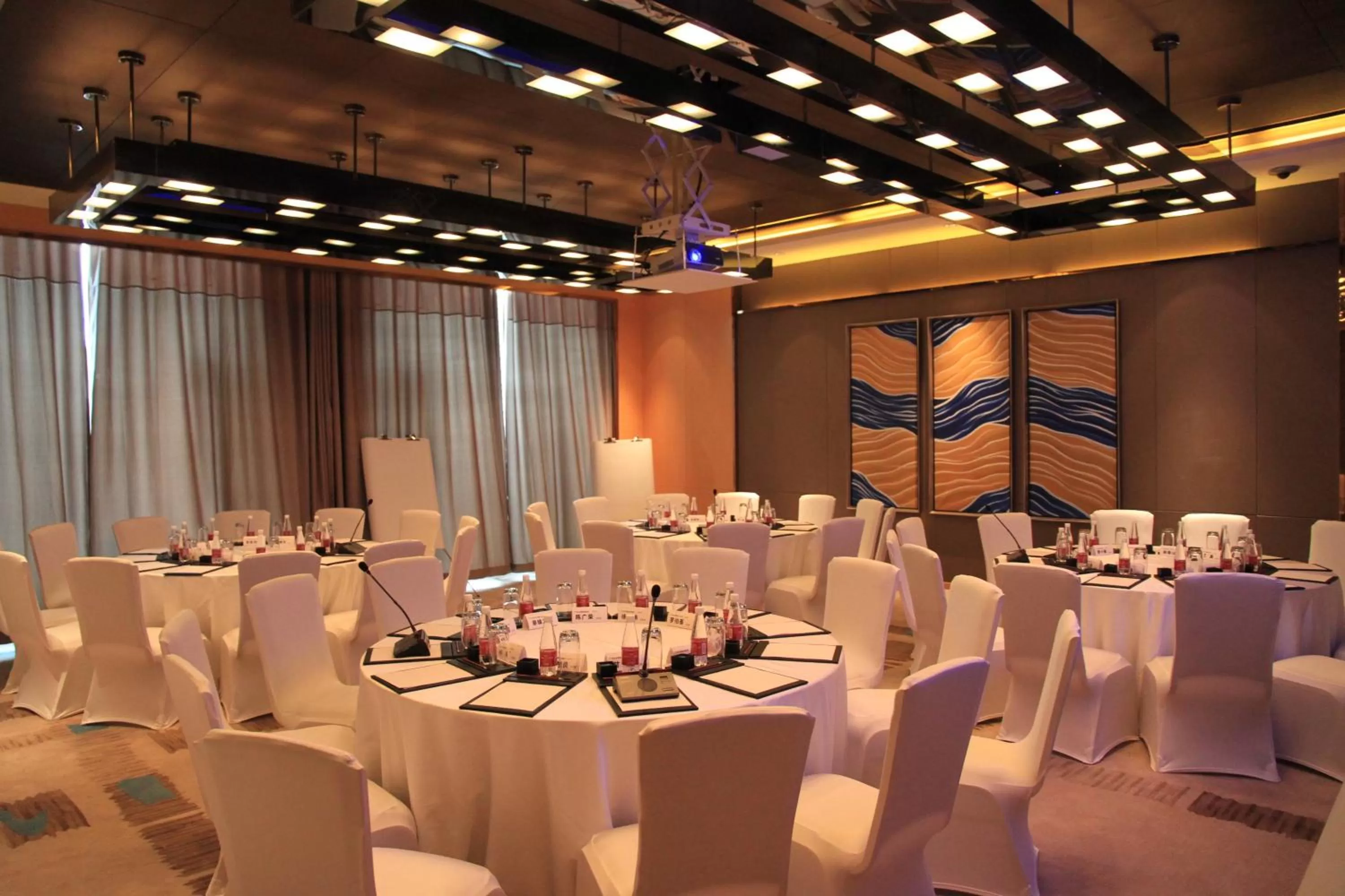 Meeting/conference room in Crowne Plaza Hotel Lanzhou by IHG