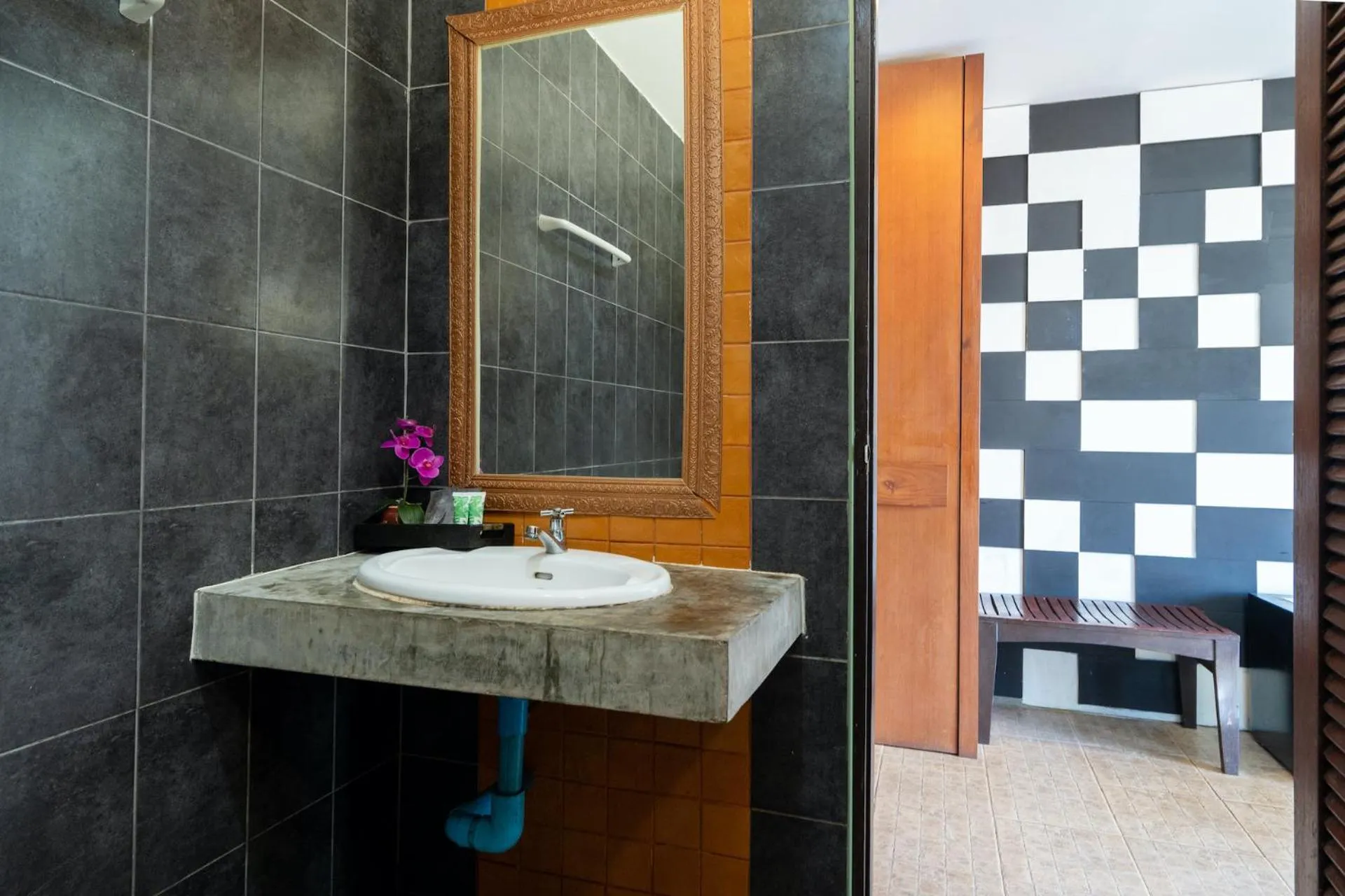 Bathroom in SawasdeeCiao Patong Guesthouse