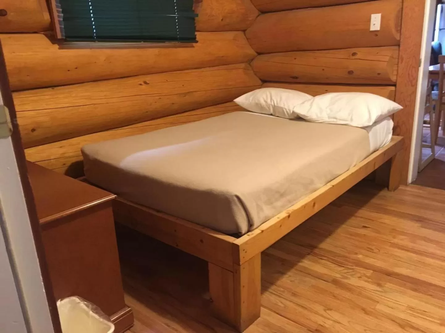 Bed in Rainbow Lake Castle Resort