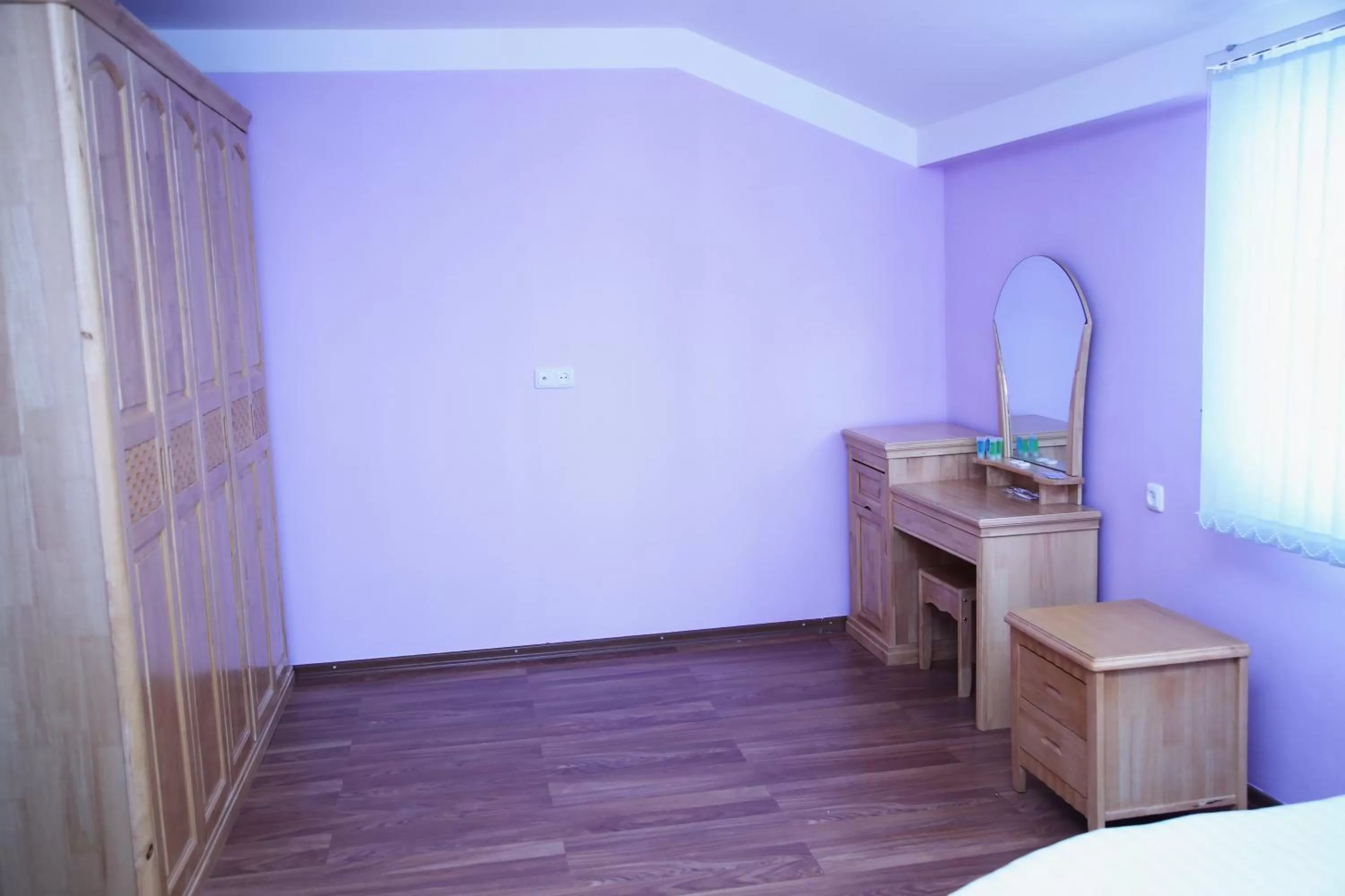 Bedroom, TV/Entertainment Center in Hotel For You