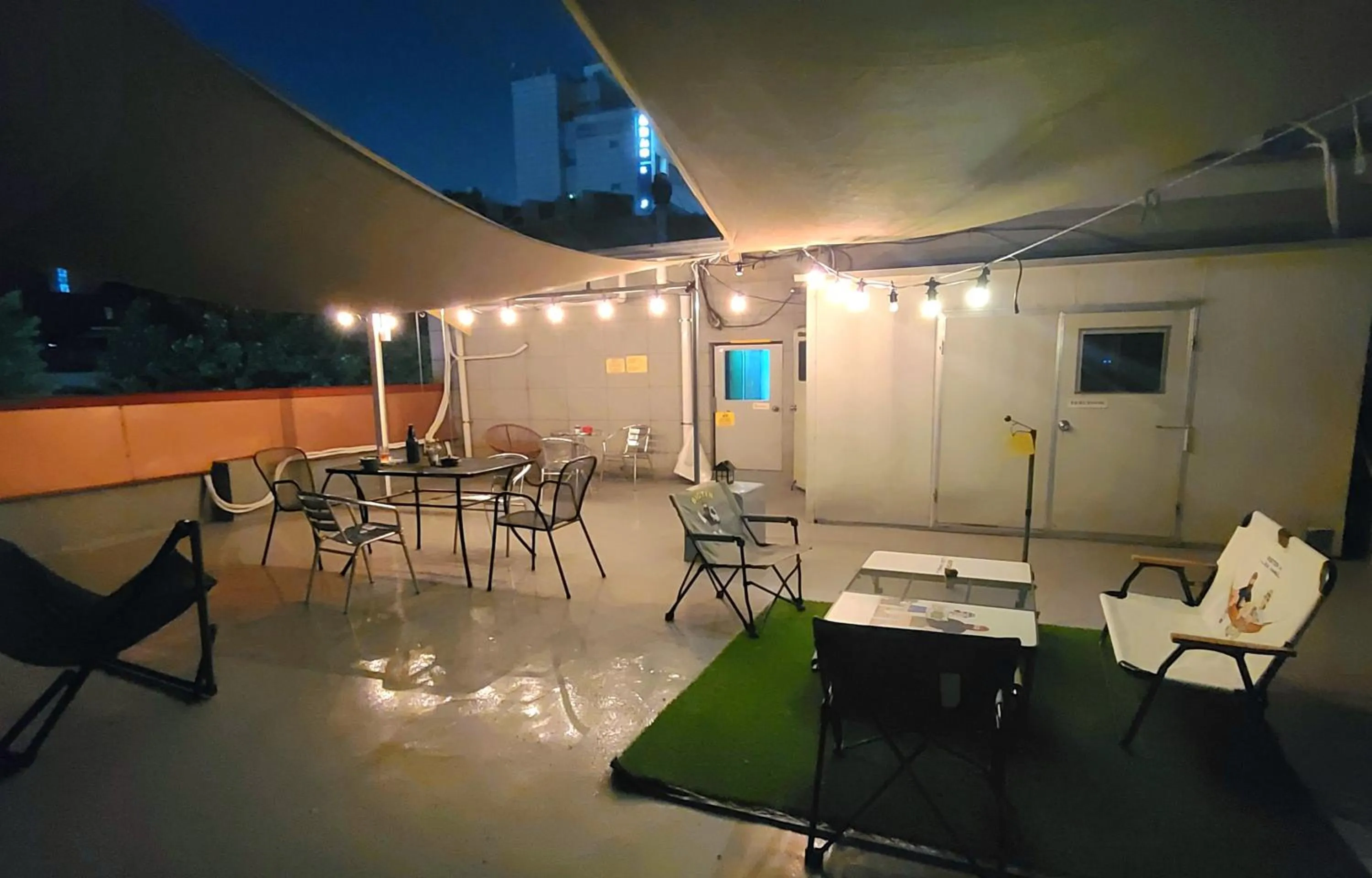 Balcony/Terrace in Hostel Tommy Renewal 2025