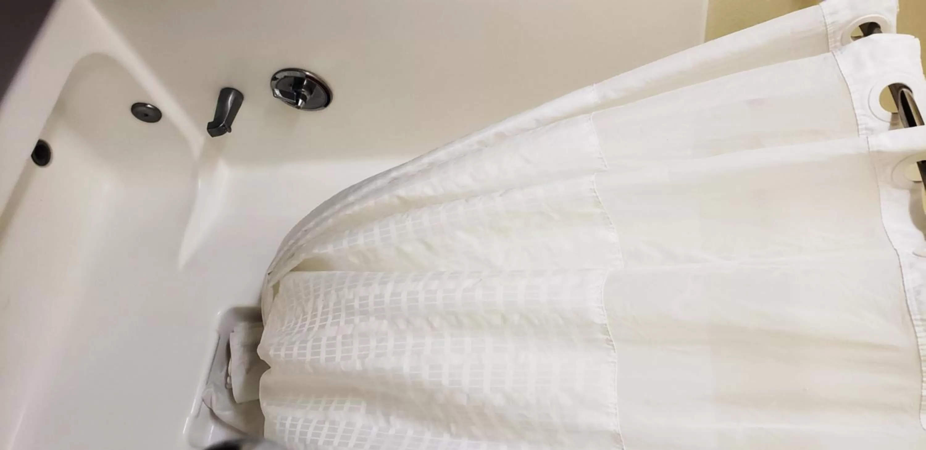 Bathroom in Days Inn by Wyndham Grants