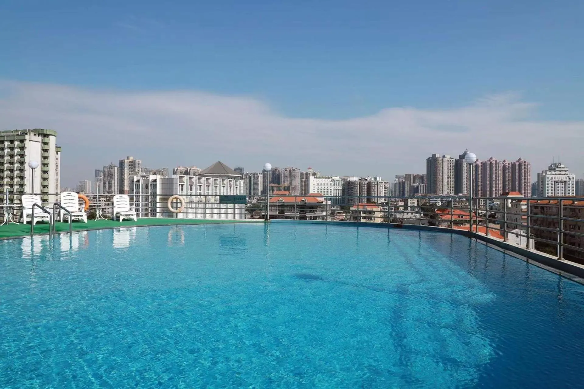 Swimming pool in Guangdong Victory Hotel