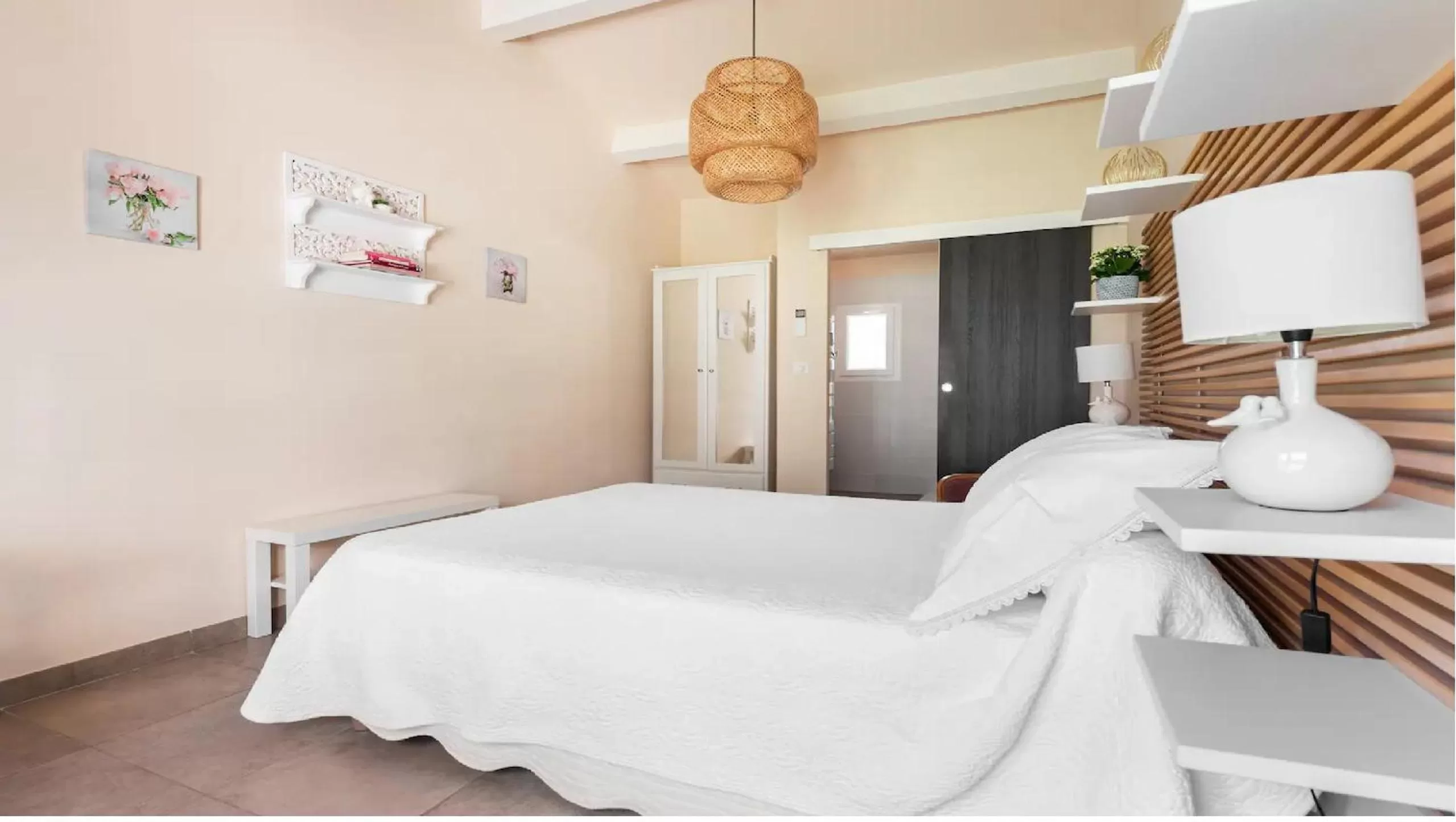 Bedroom, Bed in Chambre et table d'hôtes Villa Pomponette