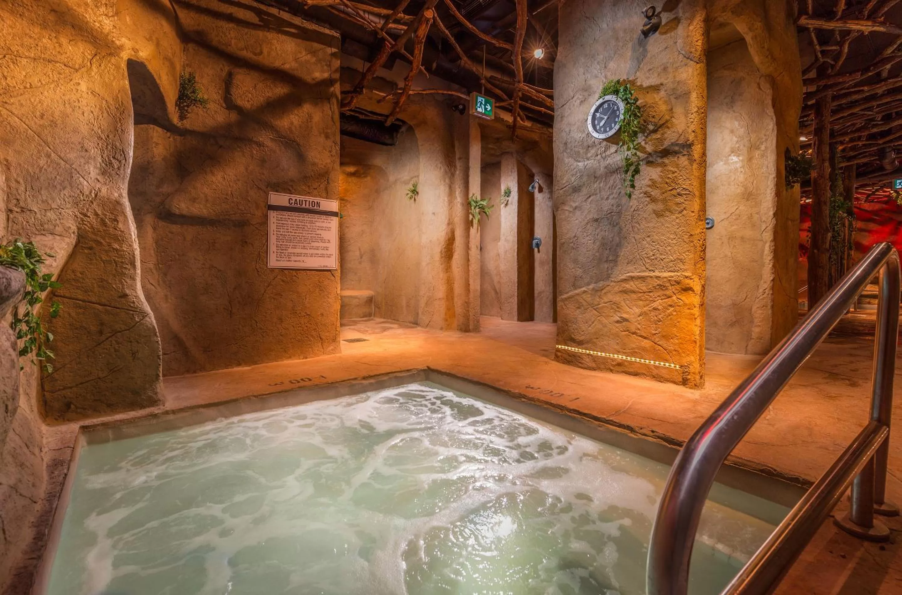 Hot Spring Bath in Living Water Resort & Spa