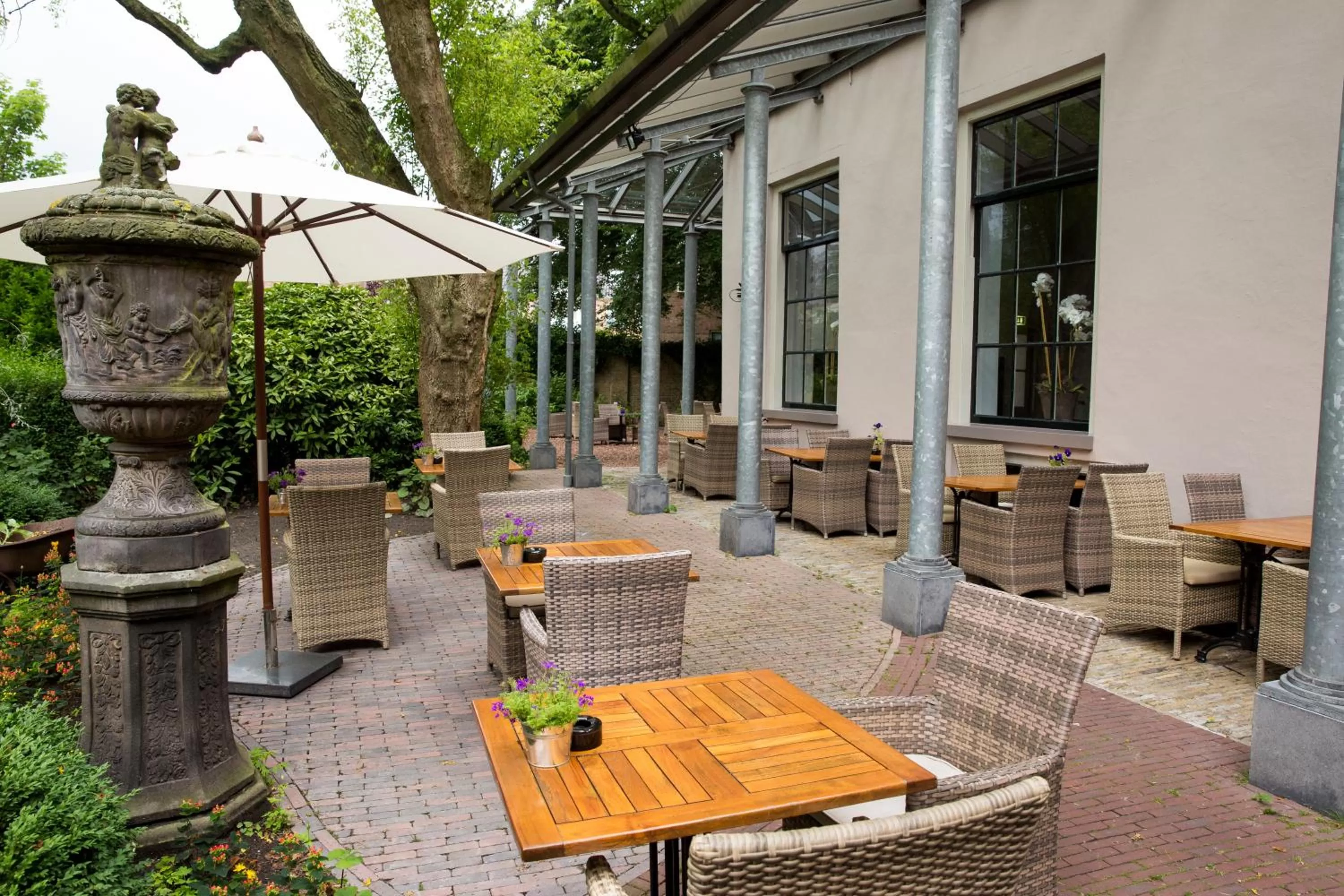 Garden view in Fletcher Hotel Paleis Stadhouderlijk Hof