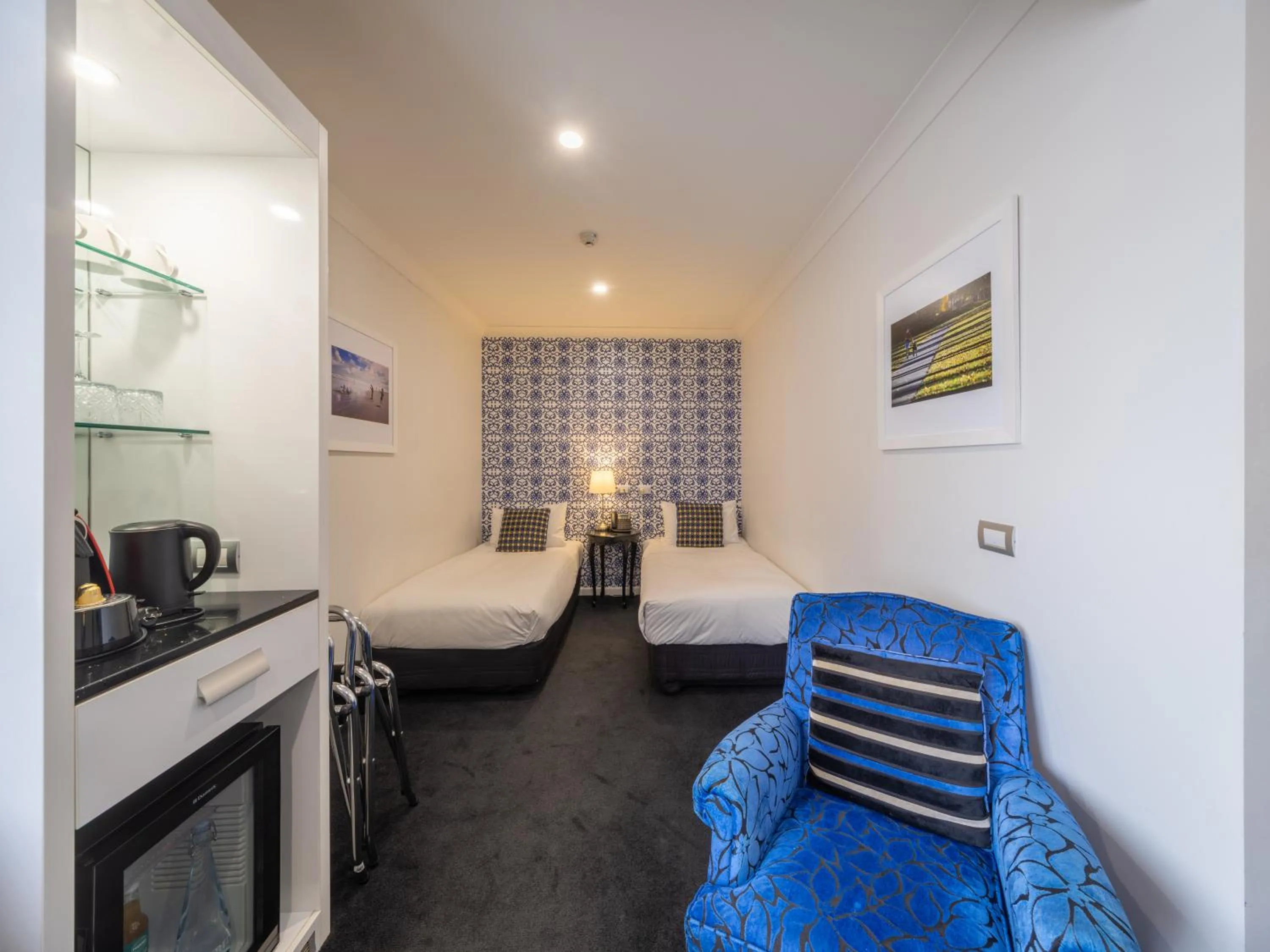 Bedroom, Bed in Black Swan Lakeside Boutique Hotel