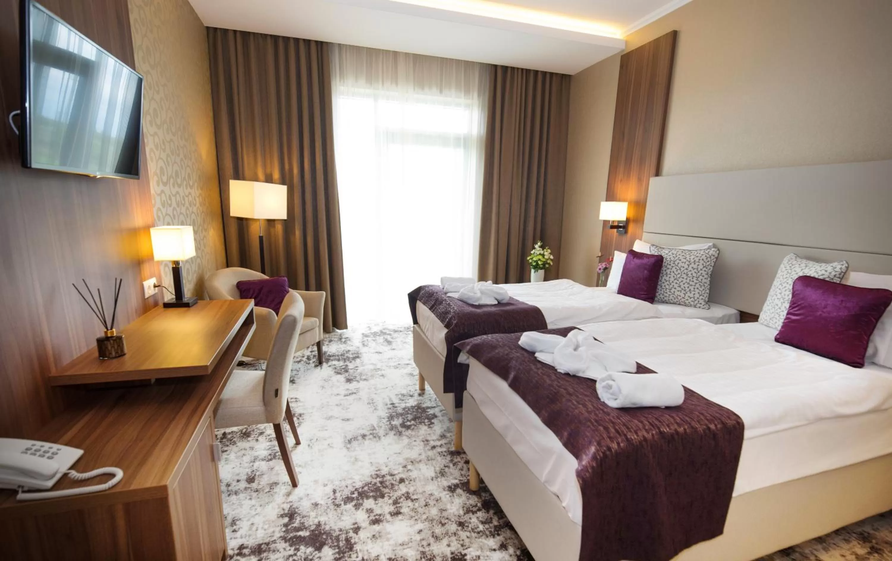 Bed in Outlet Hotel Polgár