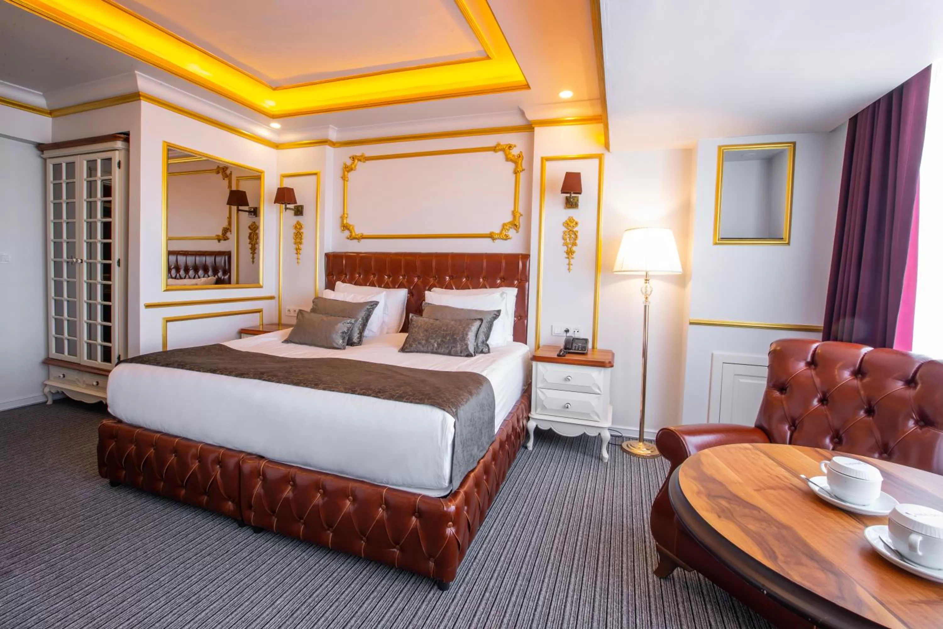 Seating area, Bed in Andalouse Otel