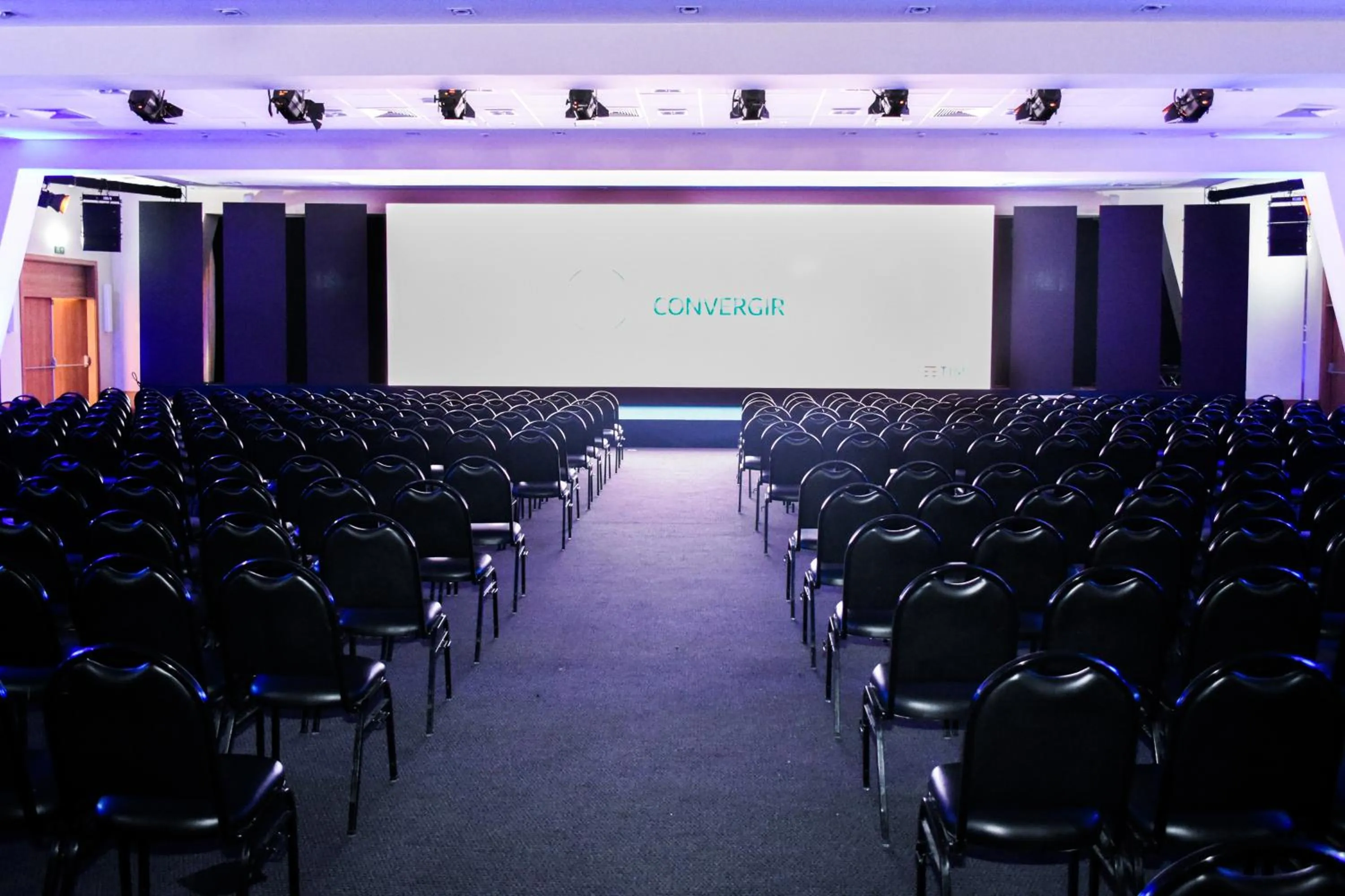 Business facilities in Square Design Hotel