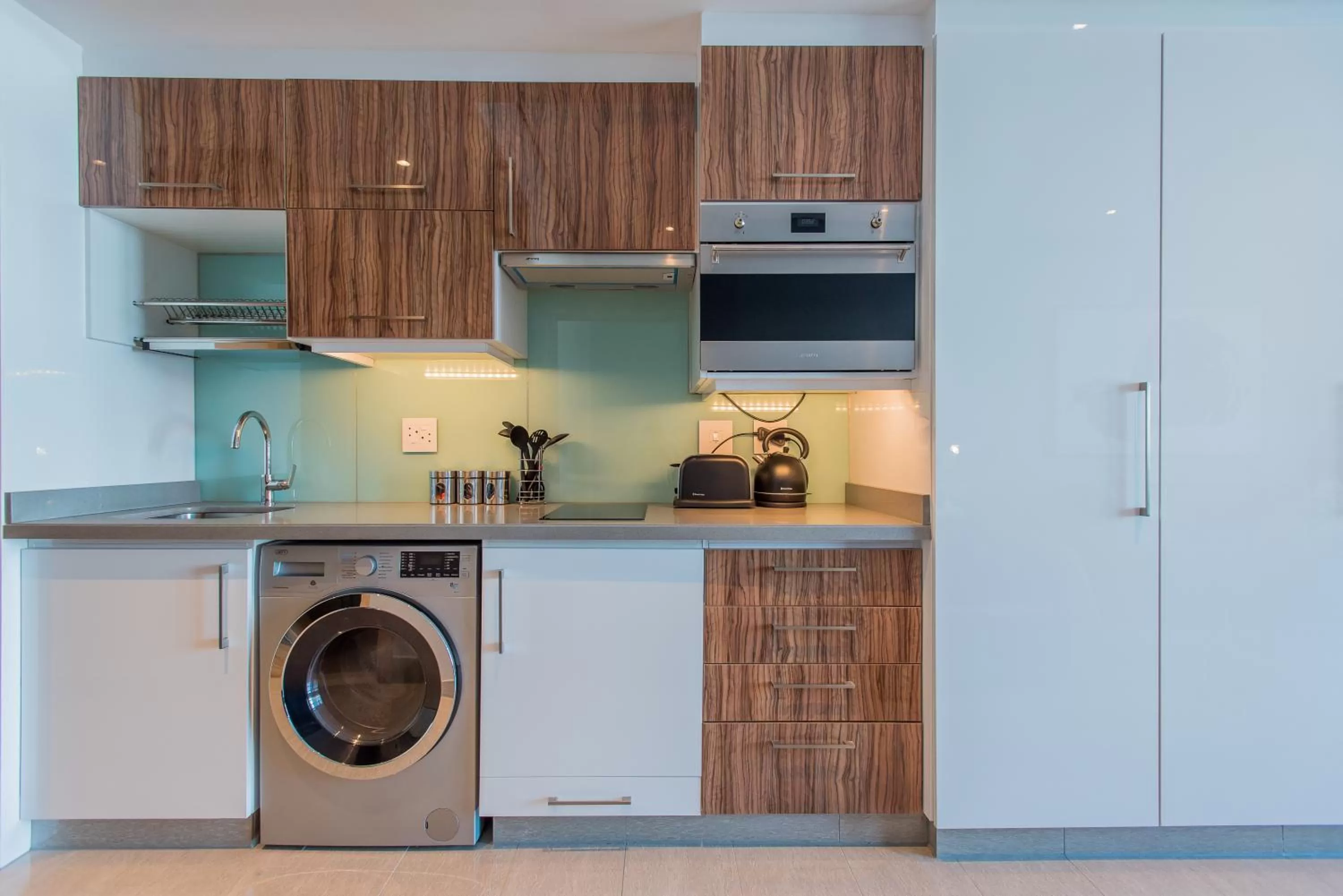 Kitchen or kitchenette in The Capital Pearls Hotel