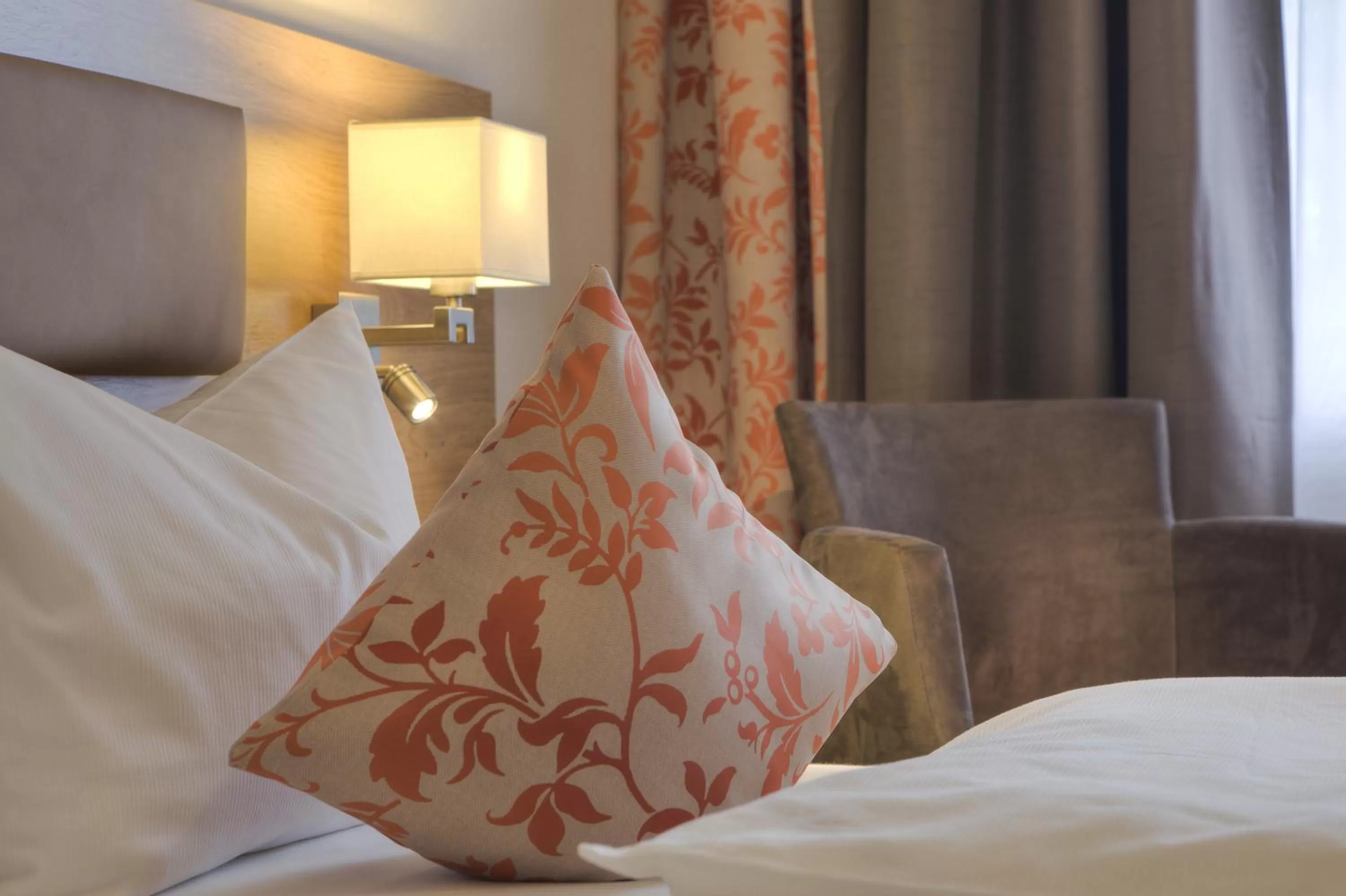 Photo of the whole room, Bed in Ströbinger Hof - Therme Wellness Resort