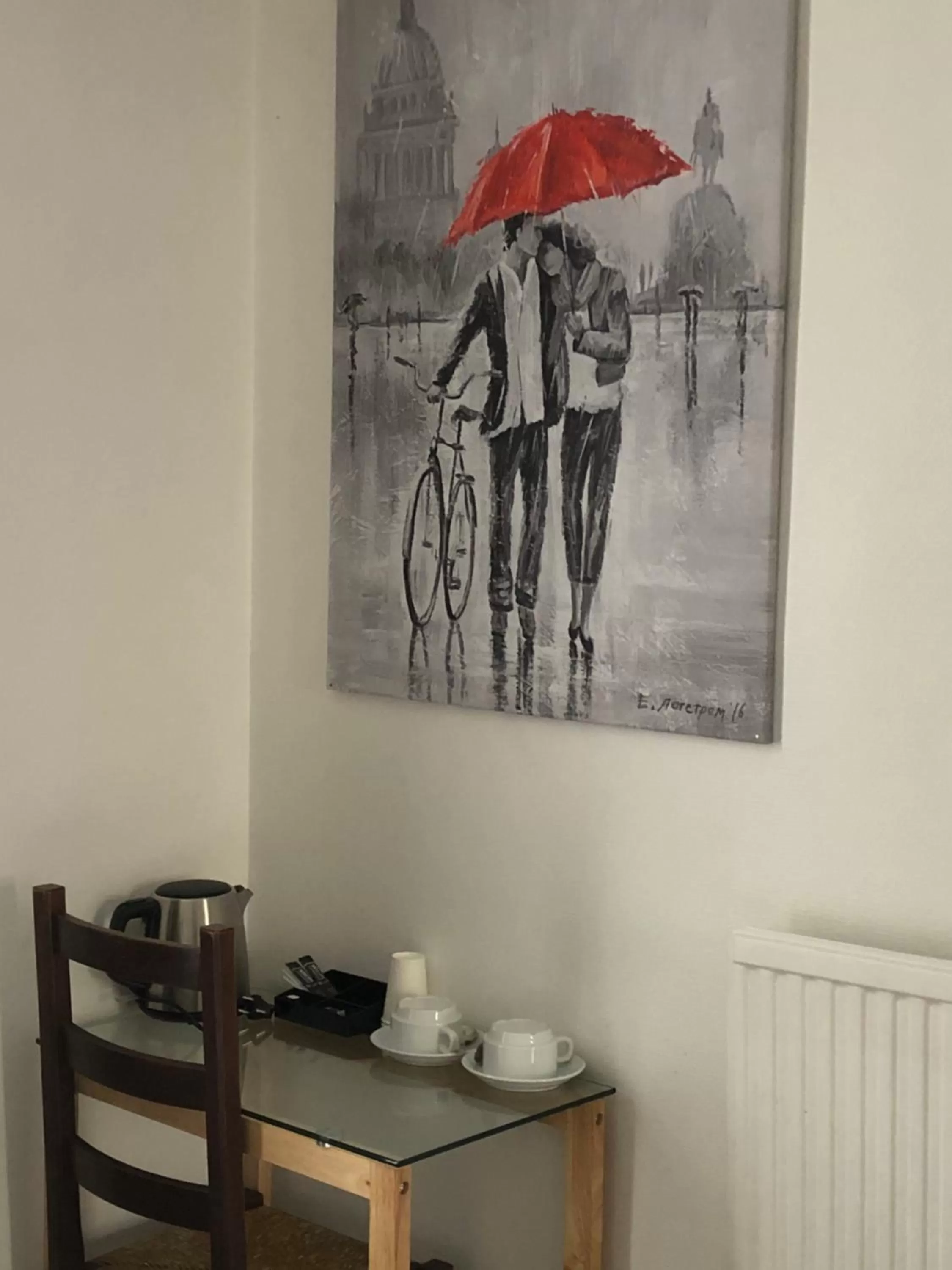 Coffee/tea facilities in Hôtel de Bordeaux