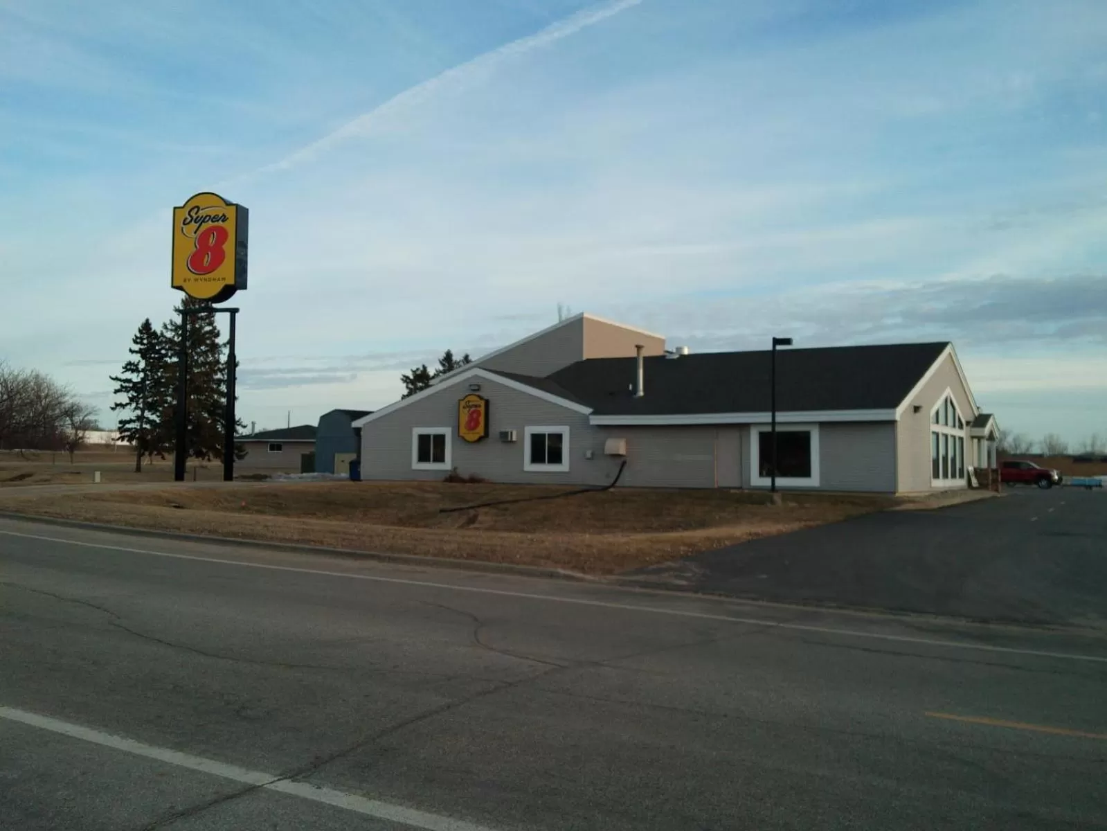 Property building in Super 8 by Wyndham Glenwood