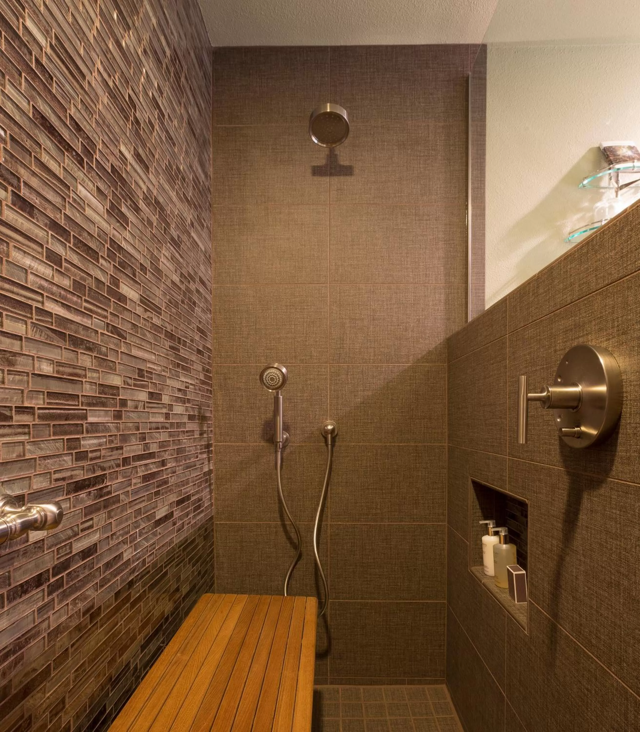 Shower in Brewery Gulch Inn & Spa