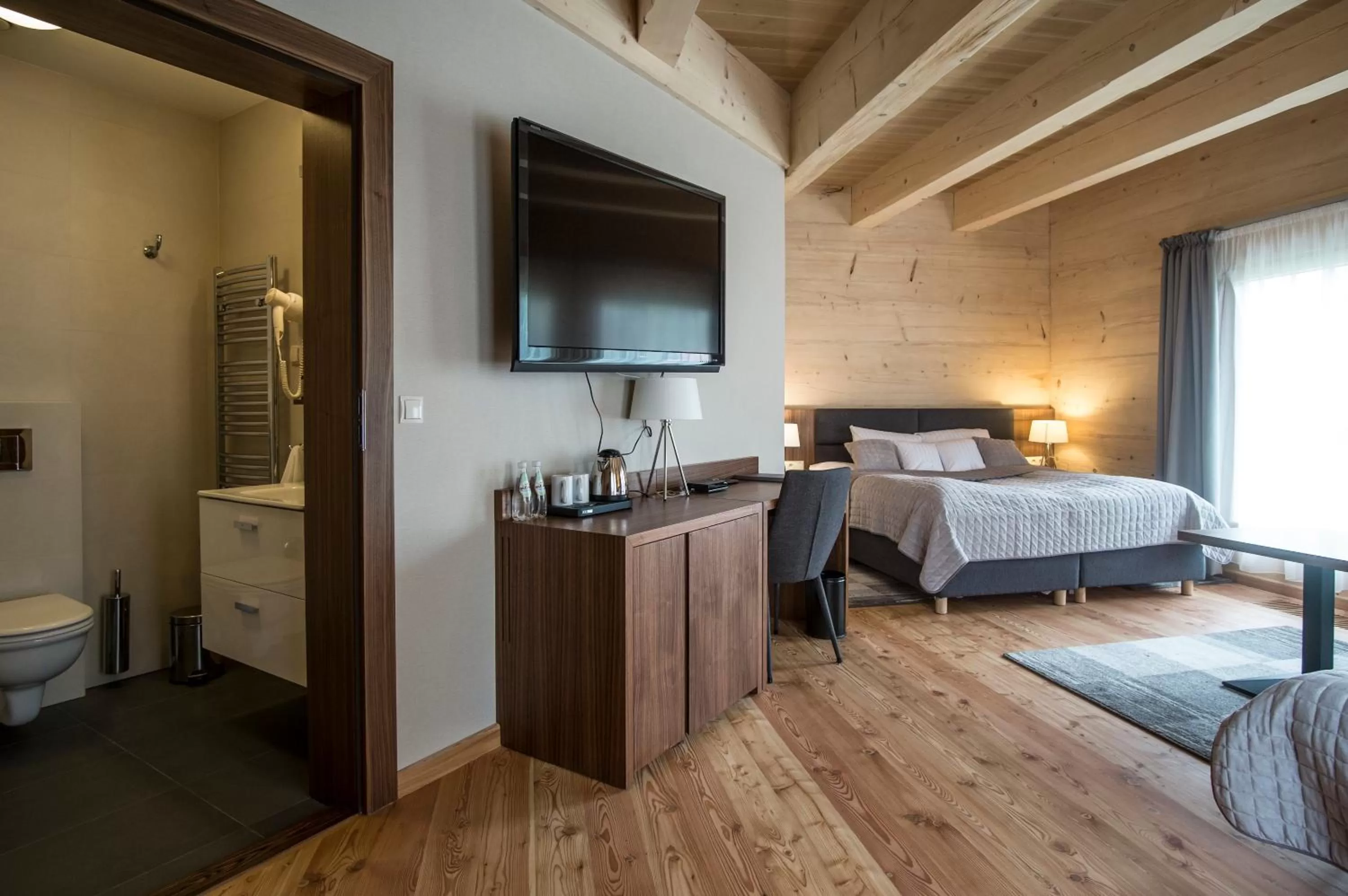 Bathroom, Bed in Villa Belweder