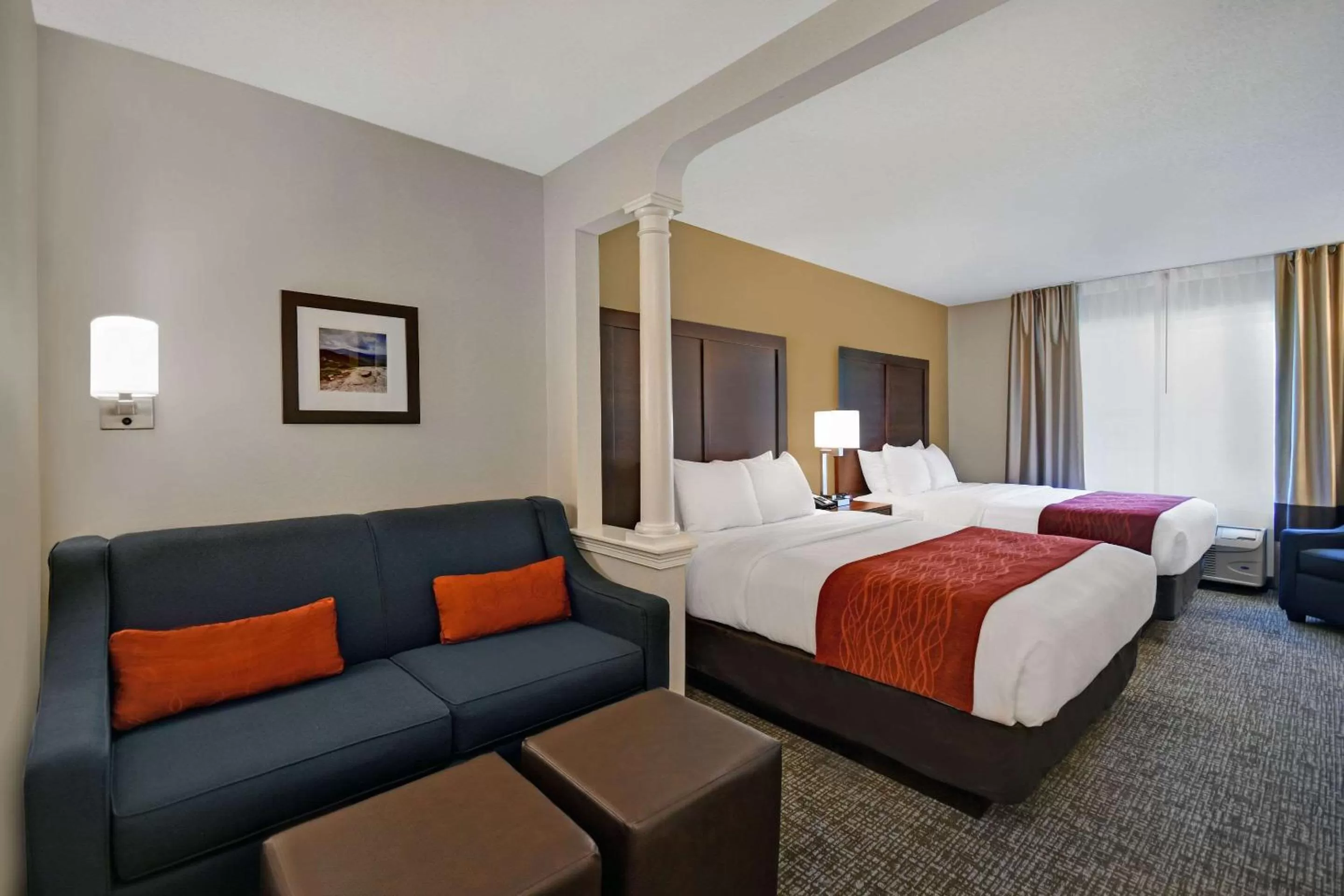 Photo of the whole room, Bed in Comfort Inn & Suites Wilton