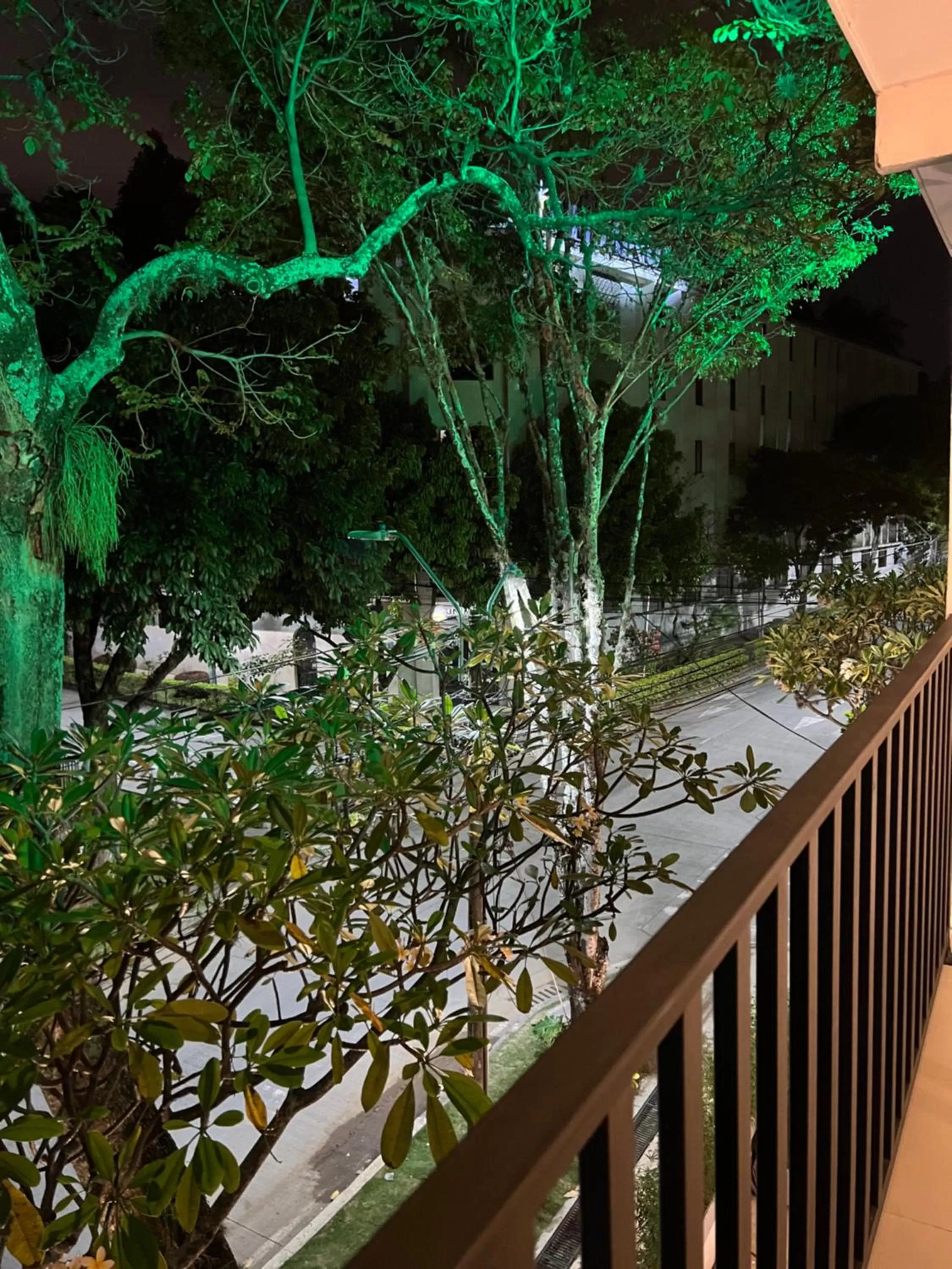 Night in HOTEL 9.5 SAN FERNANDO