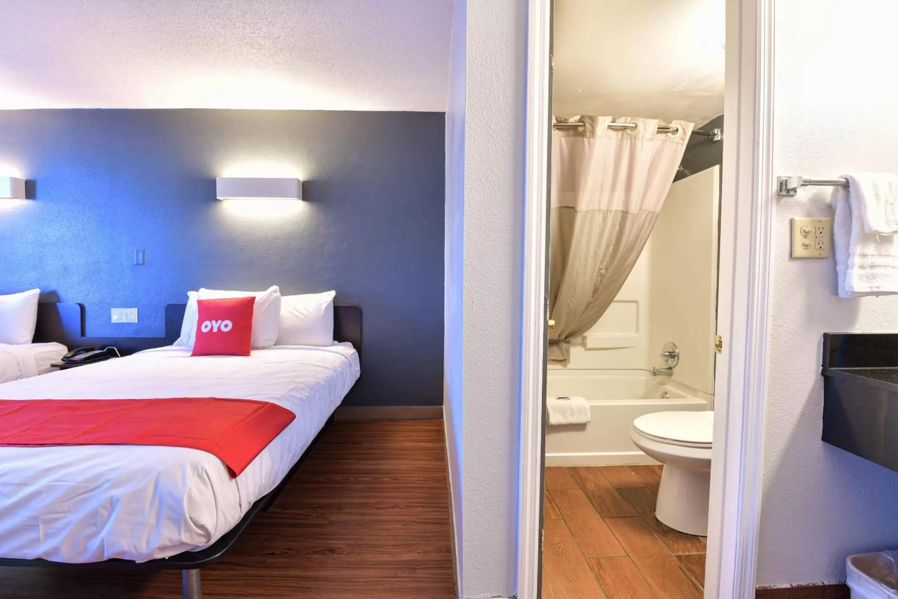 Bedroom, Bed in OYO Hotel Valdosta GA I-75