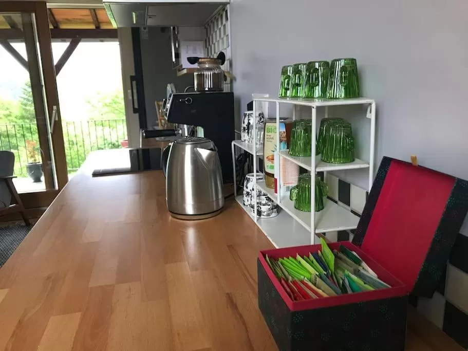 Coffee/tea facilities in Château de Bataillé
